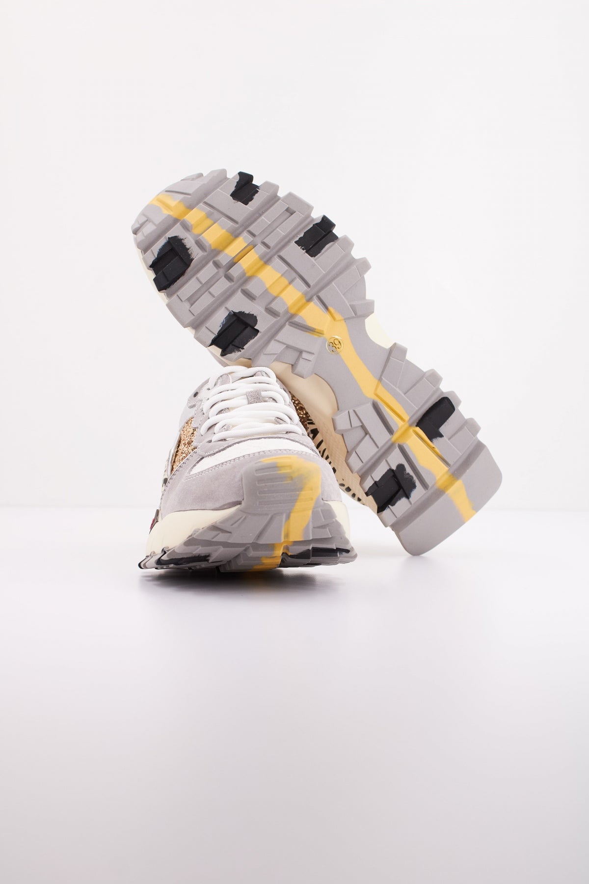 EXÉ E en color GRYGLD (5)