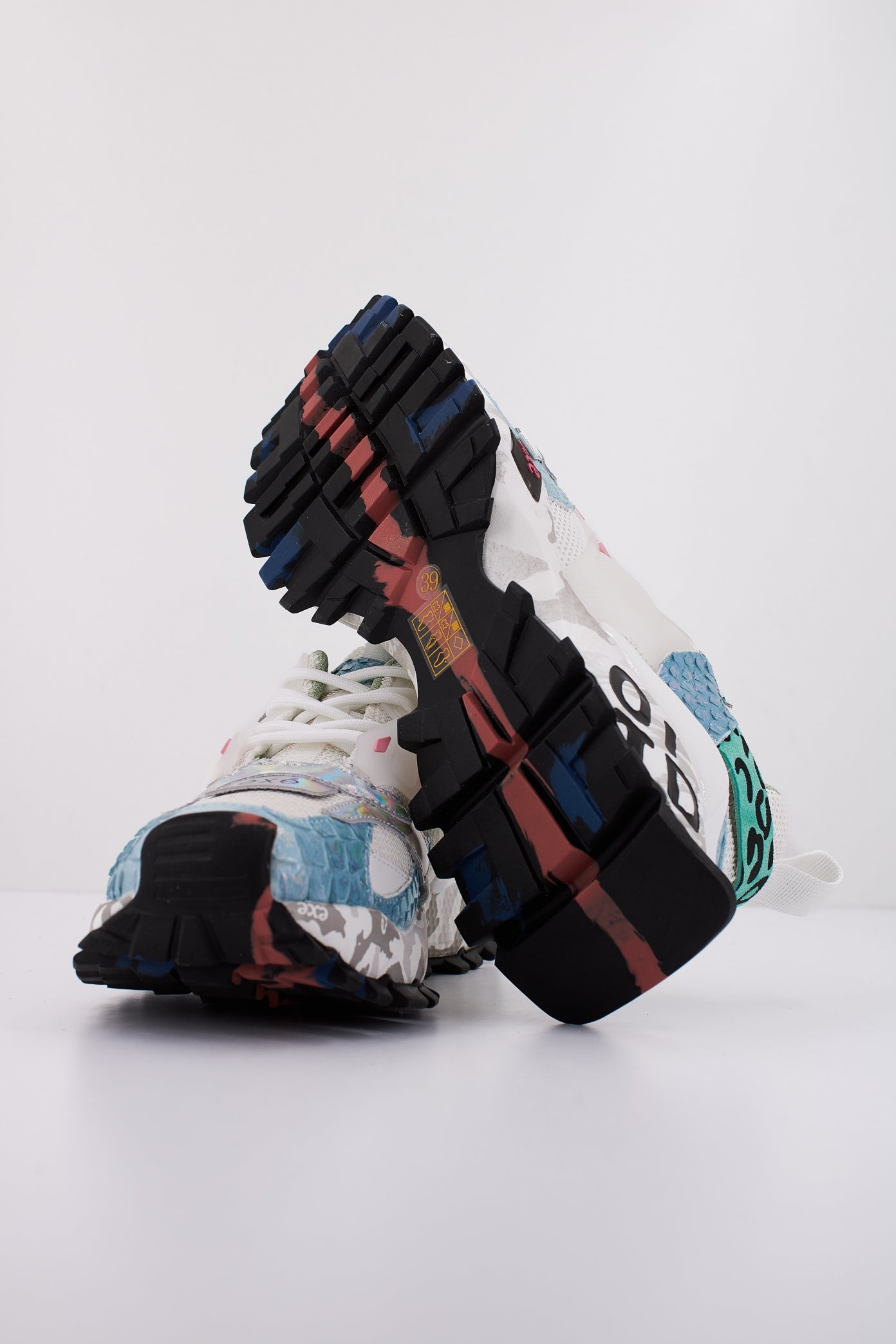 EXÉ E en color BLUE (5)