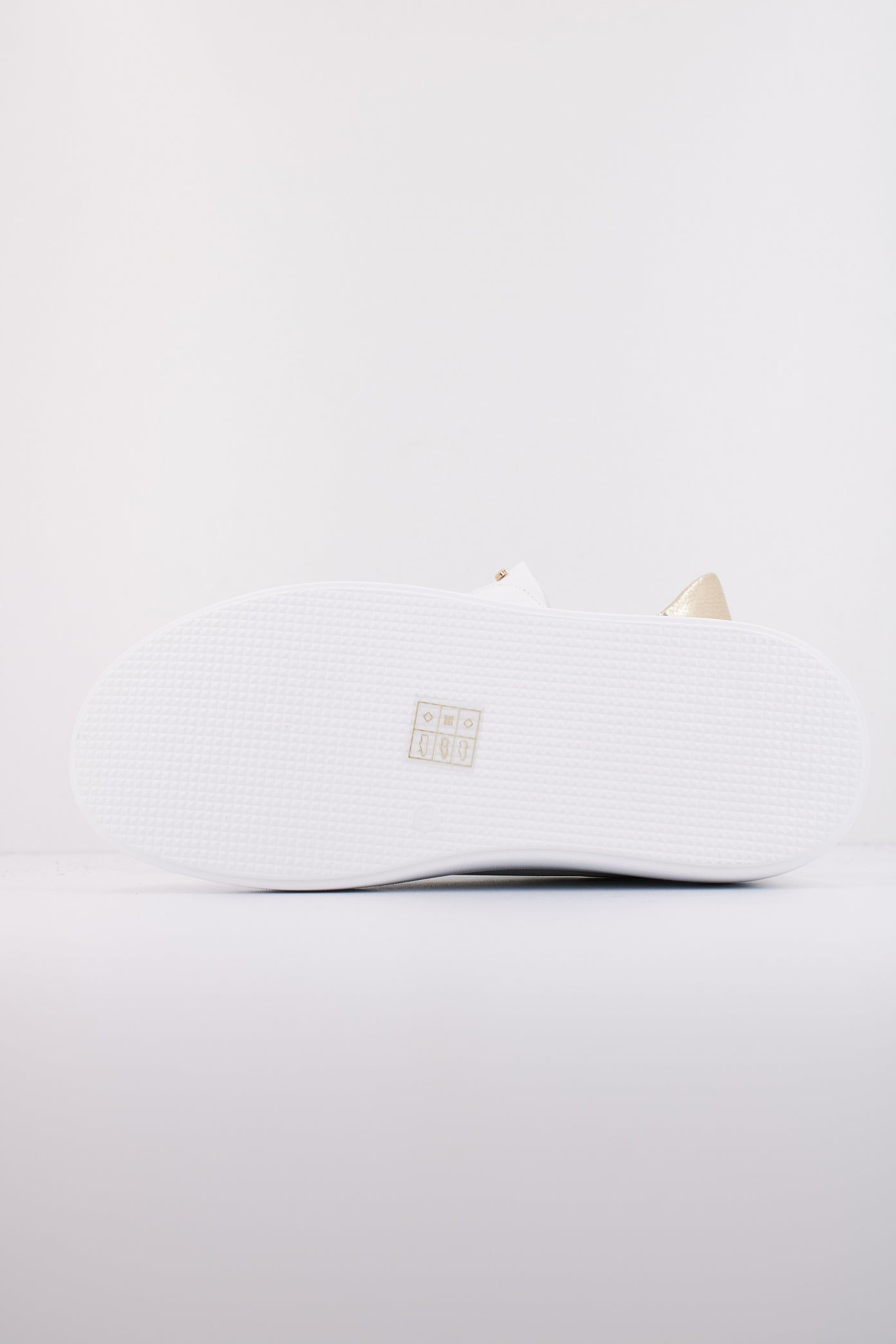 EXÉ BUTTERFLY en color WHTGLD (5)