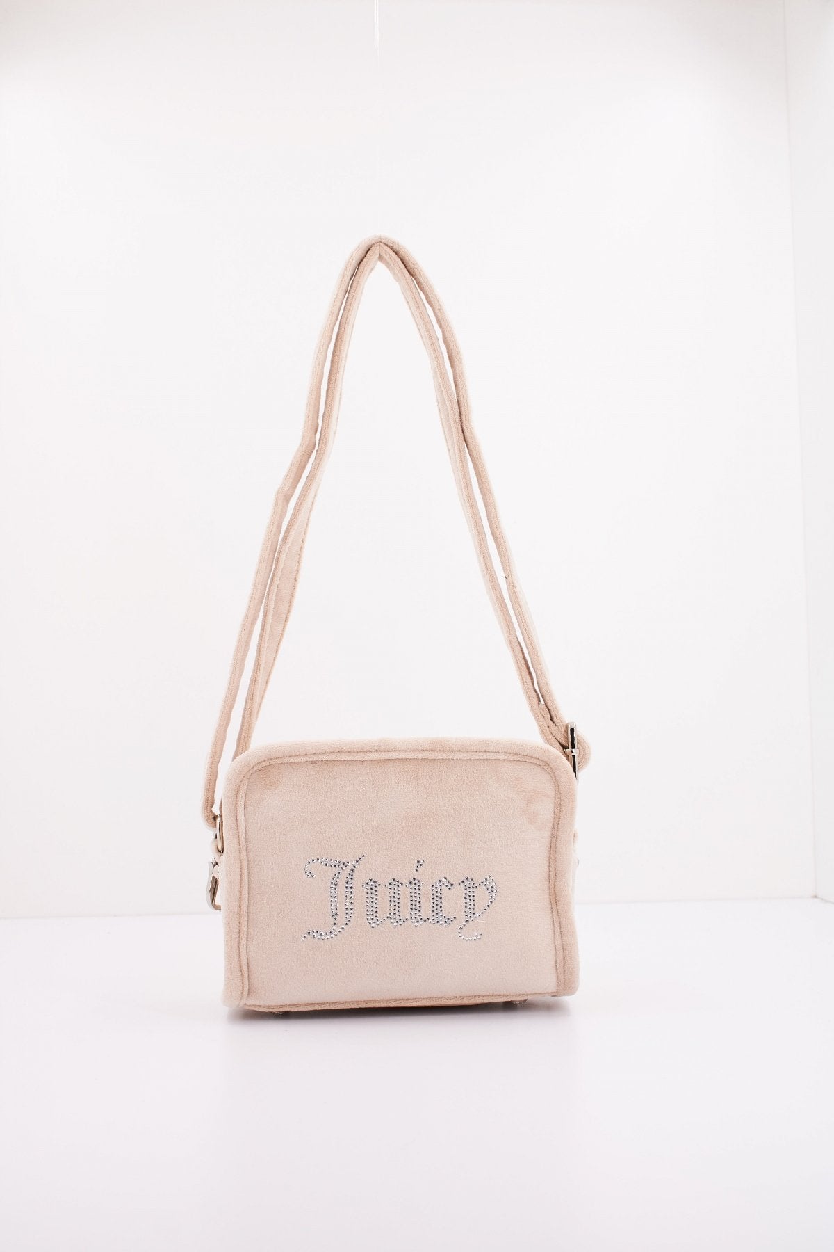 JUICY COUTURE KIMBERLY CROSSBODY en color CARAML (1)