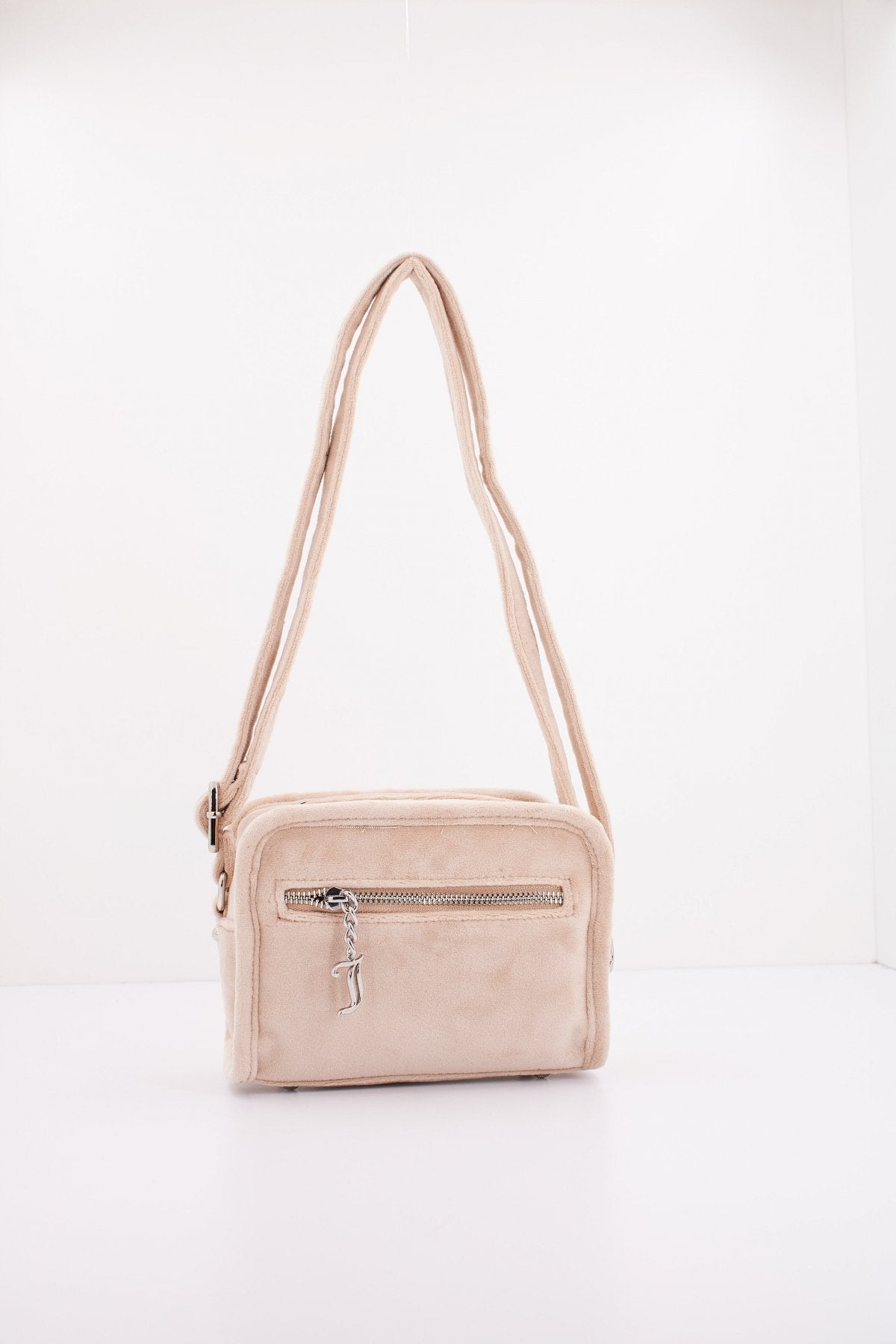 JUICY COUTURE KIMBERLY CROSSBODY en color CARAML (3)