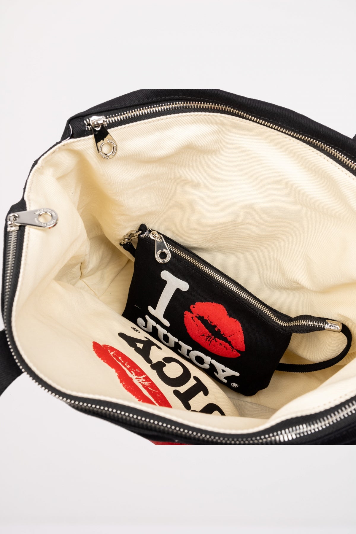 JUICY COUTURE DAISY CANVAS L SHOP en color BLACK (3)