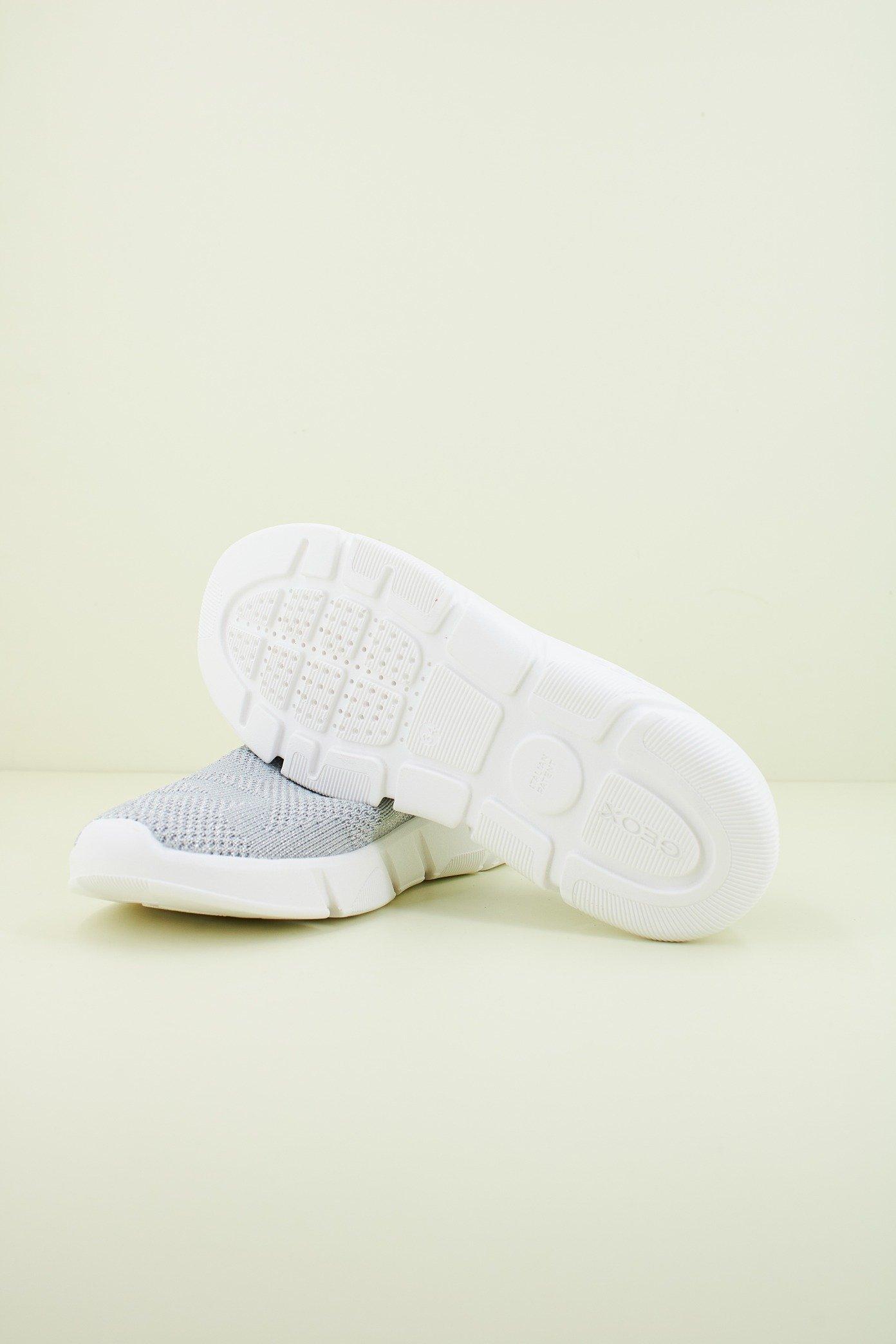 GEOX J ARIL GIRL en color C (4)