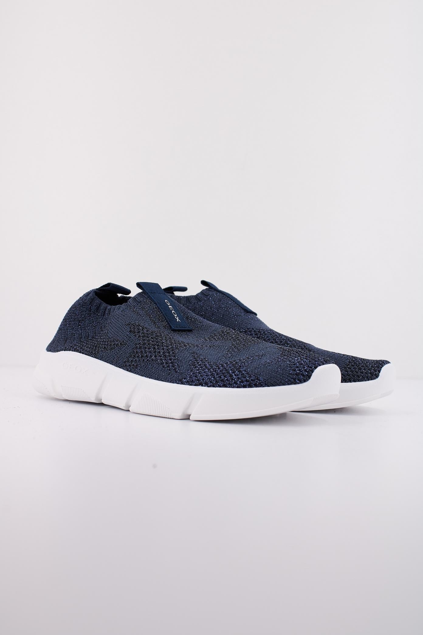 GEOX J ARIL GIRL en color C (2)