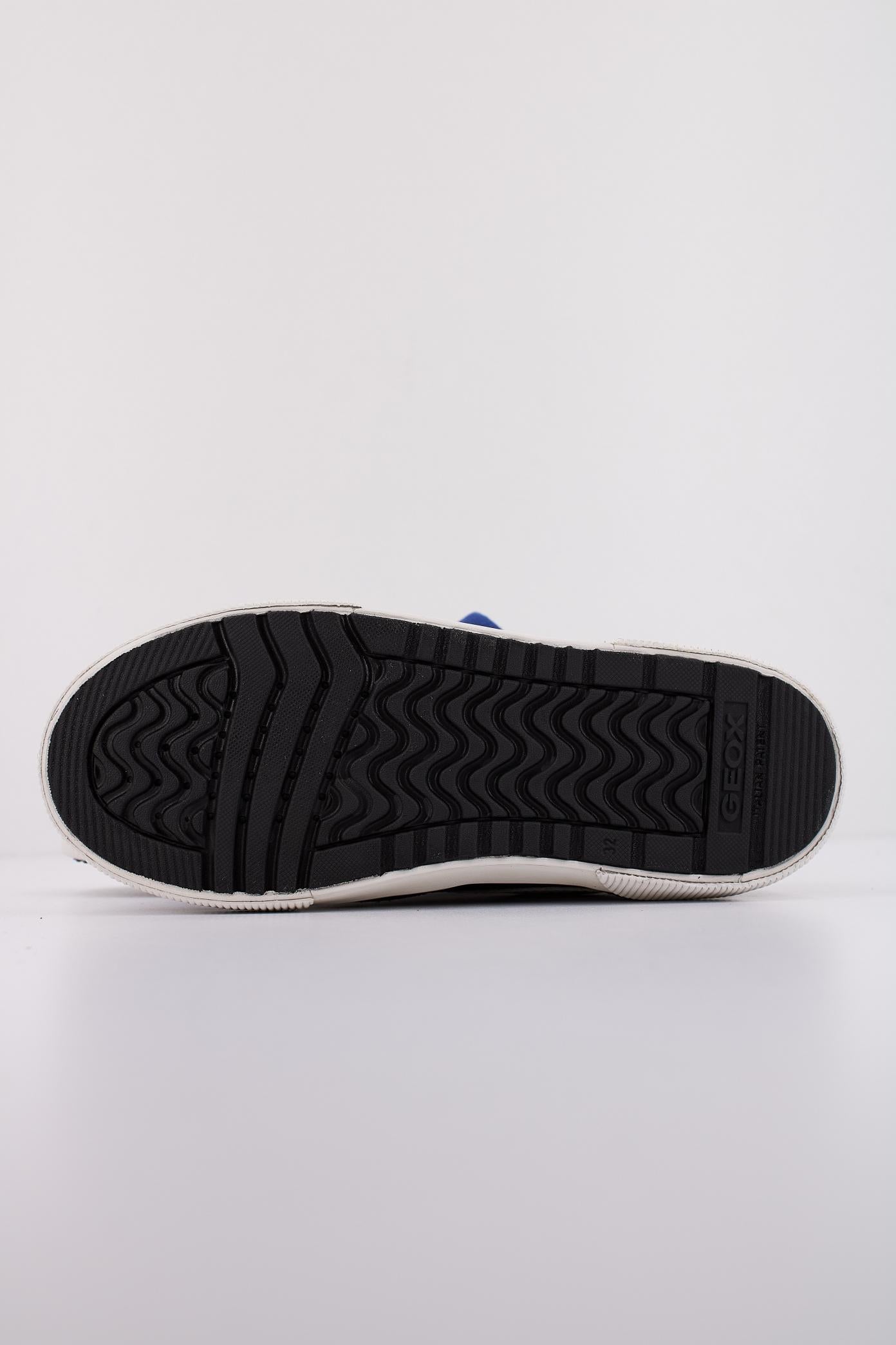 GEOX J ALPHABEET BOY en color C (5)