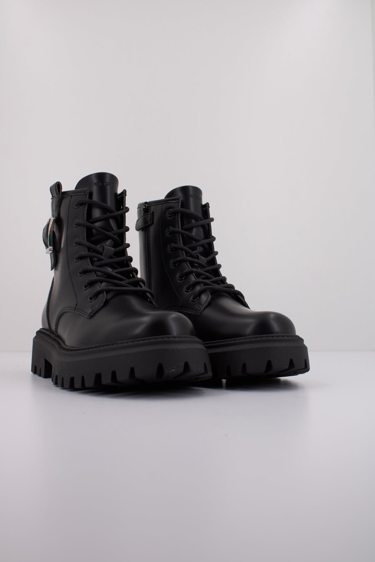 GEOX J MAQUINNENS GIRL en color C (2)
