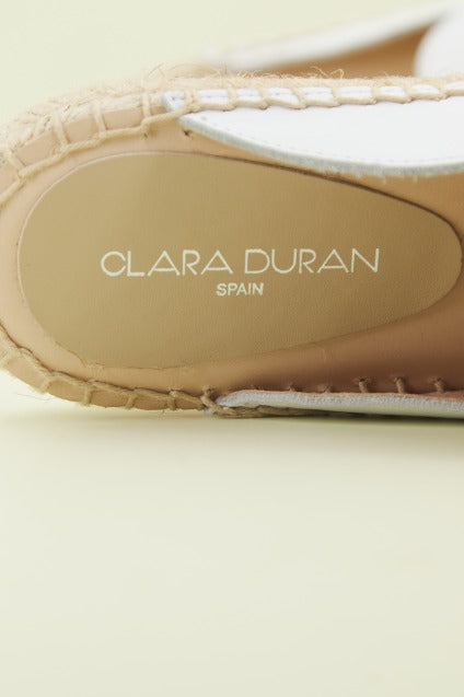 CLARA DURAN ZUECOCD en color BLANCO (4)