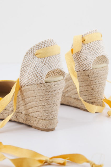 CLARA DURAN VALENANTCD en color OCRE (3)