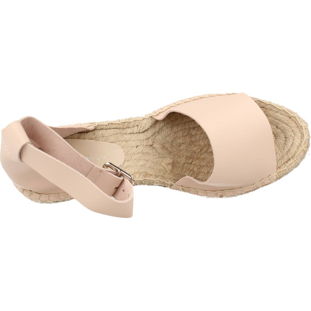 CLARA DURAN VALENCUNACD en color NATURAL (7)