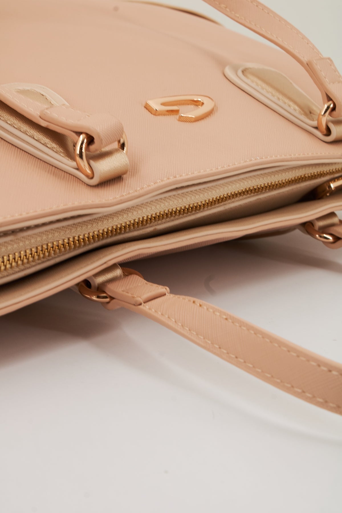 ALBERTO GUARDIANI GTT en color (4)
