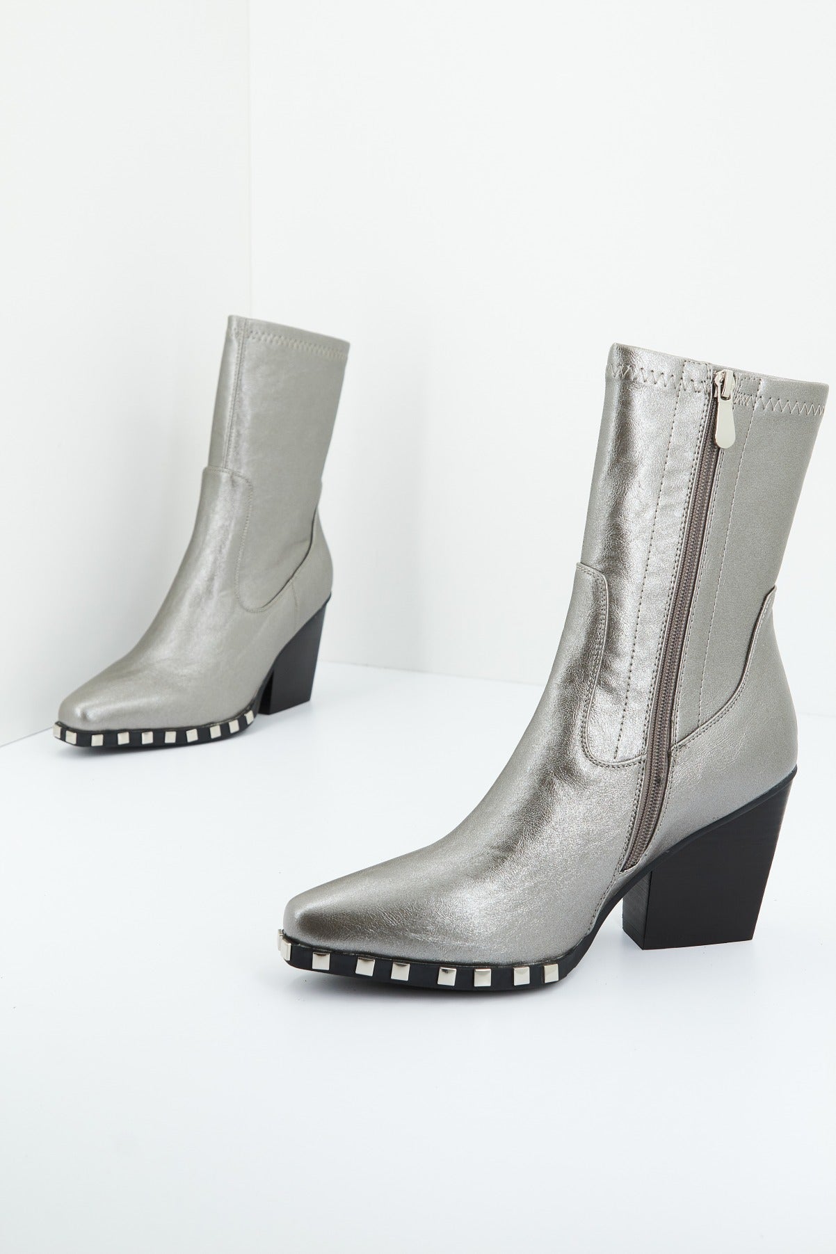 NOA HARMON N en color PLATAVIEJA (4)