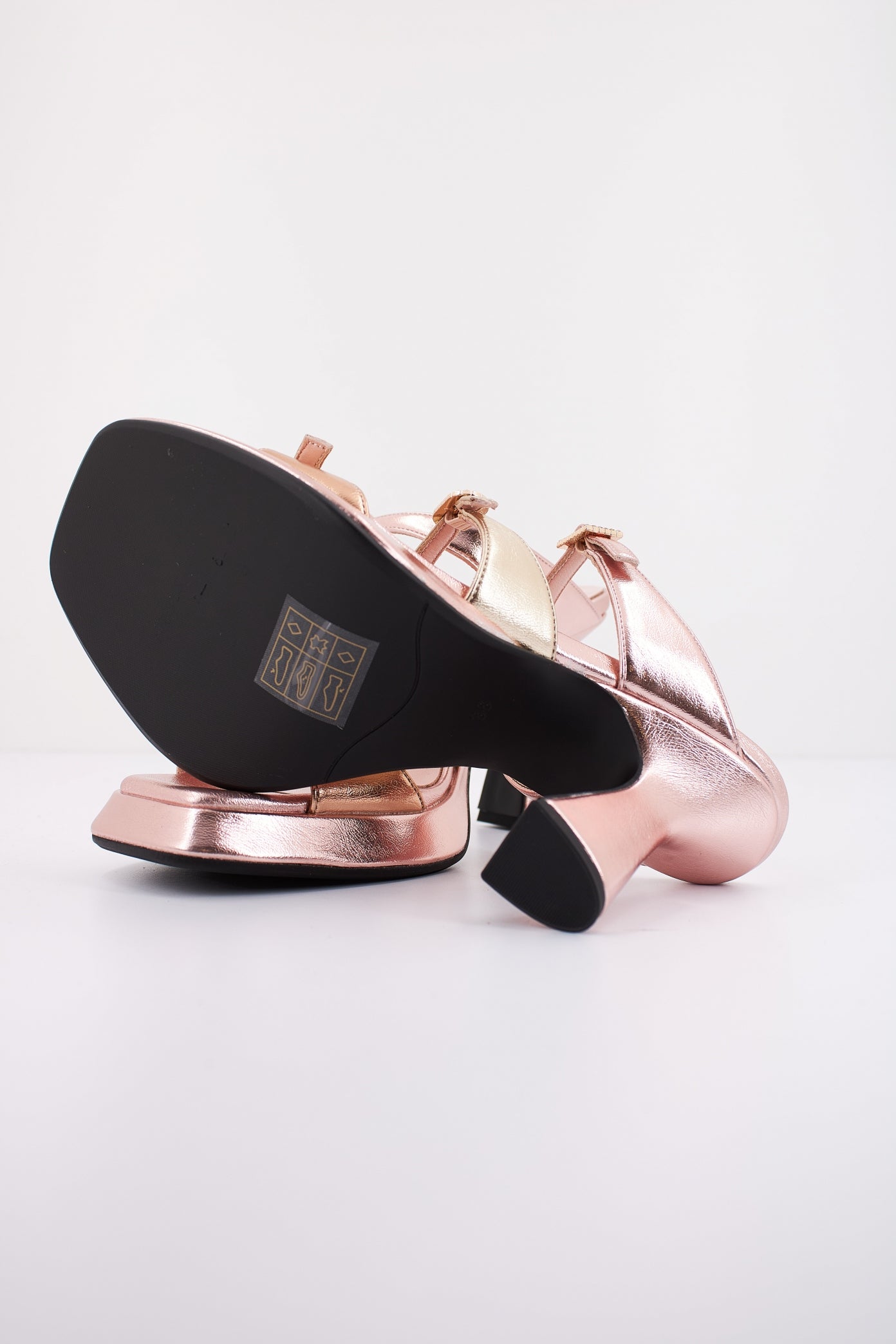 NOA HARMON N en color MLTND (4)