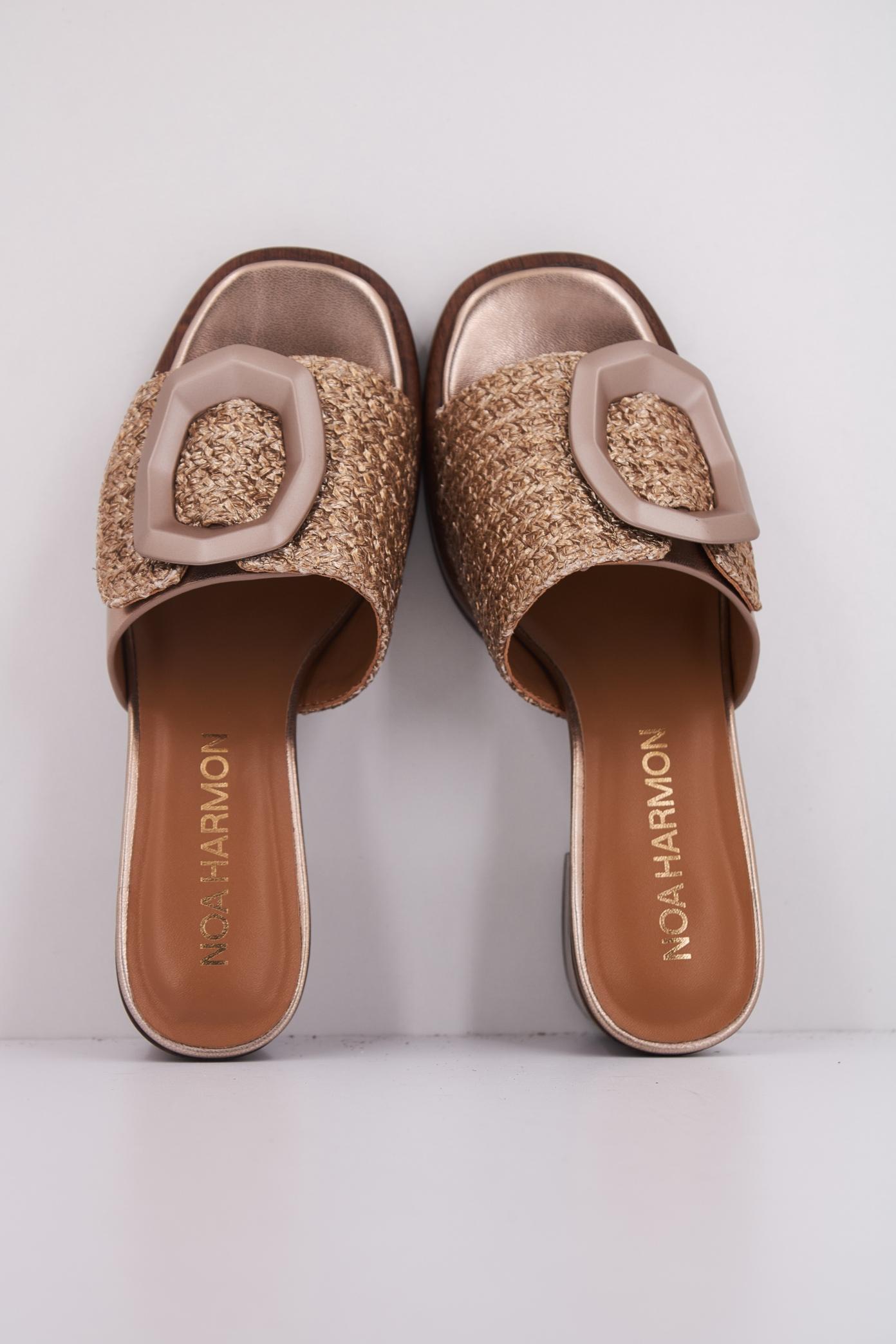 NOA HARMON PALA LIL MILLE en color ORO (3)