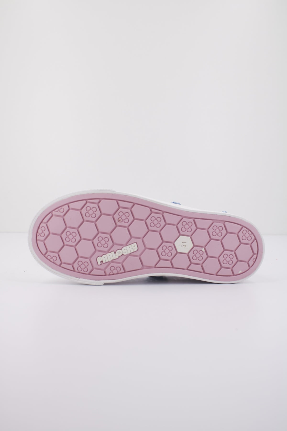 PABLOSKY P en color LNGLTTR (4)