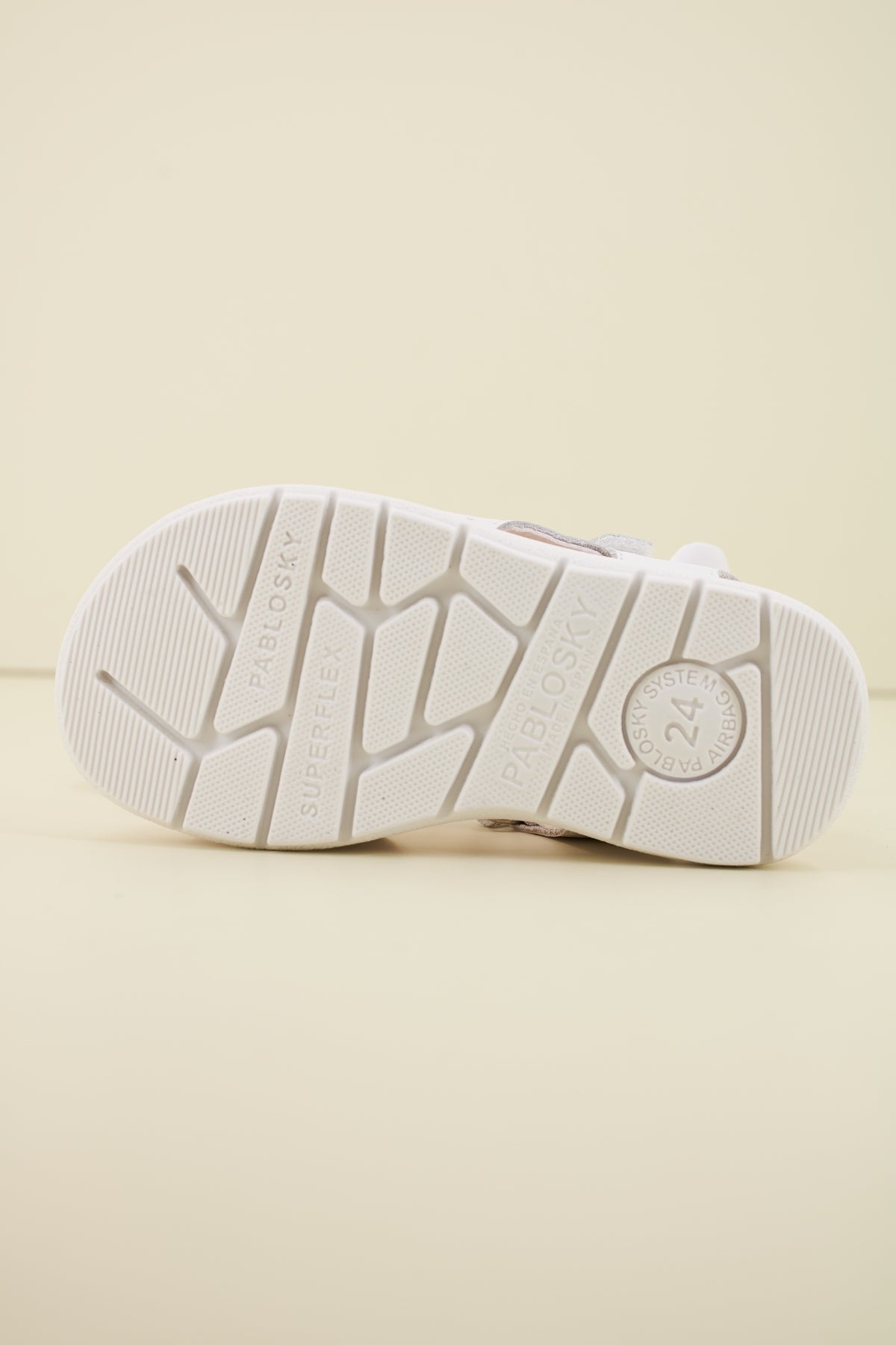 PABLOSKY P en color BLANCO (4)