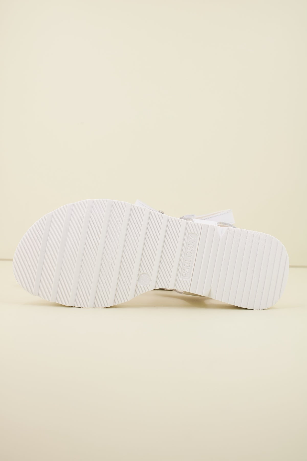 PABLOSKY P en color BLANCO (4)