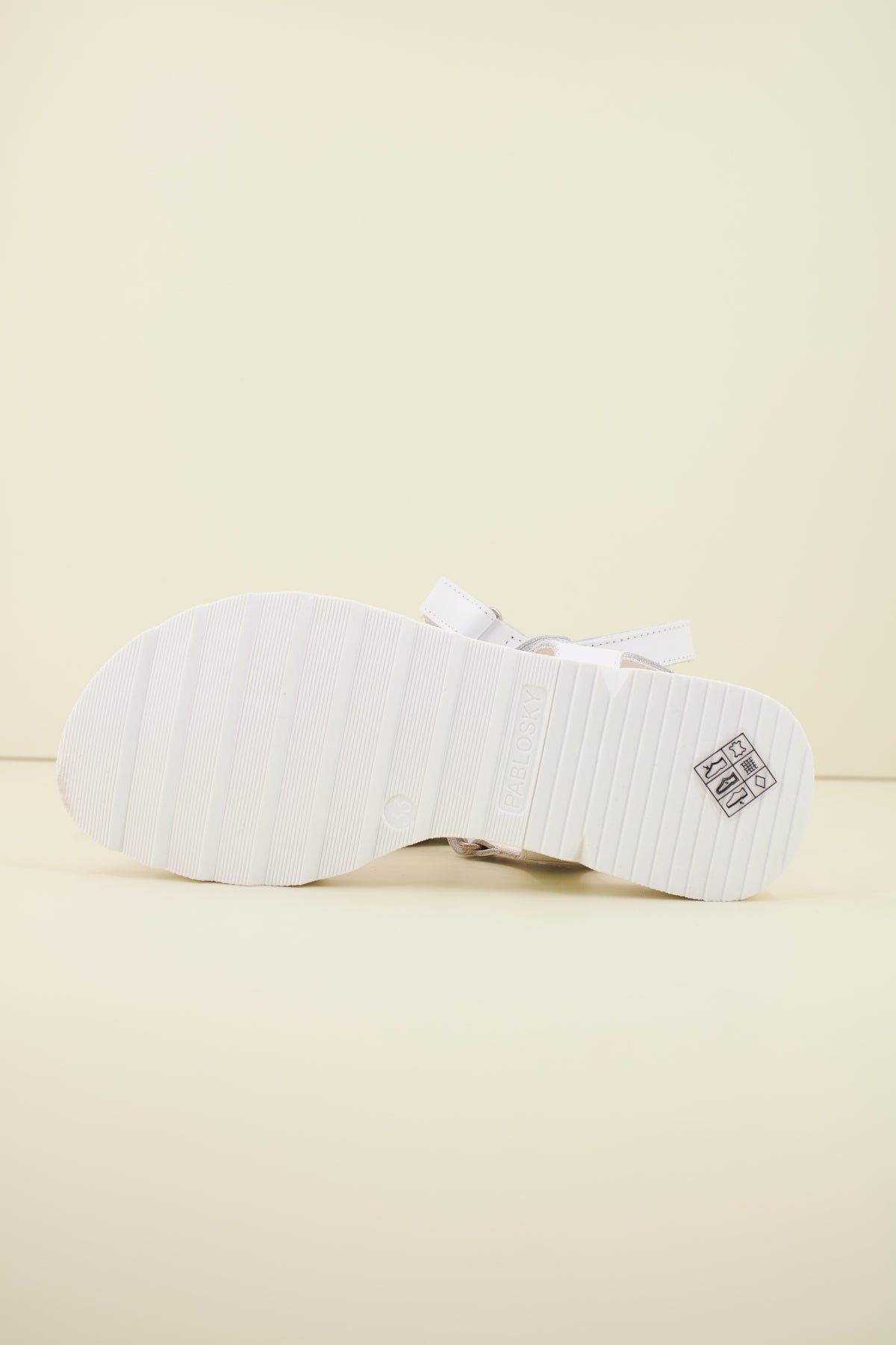 PABLOSKY P en color BLANCO (4)