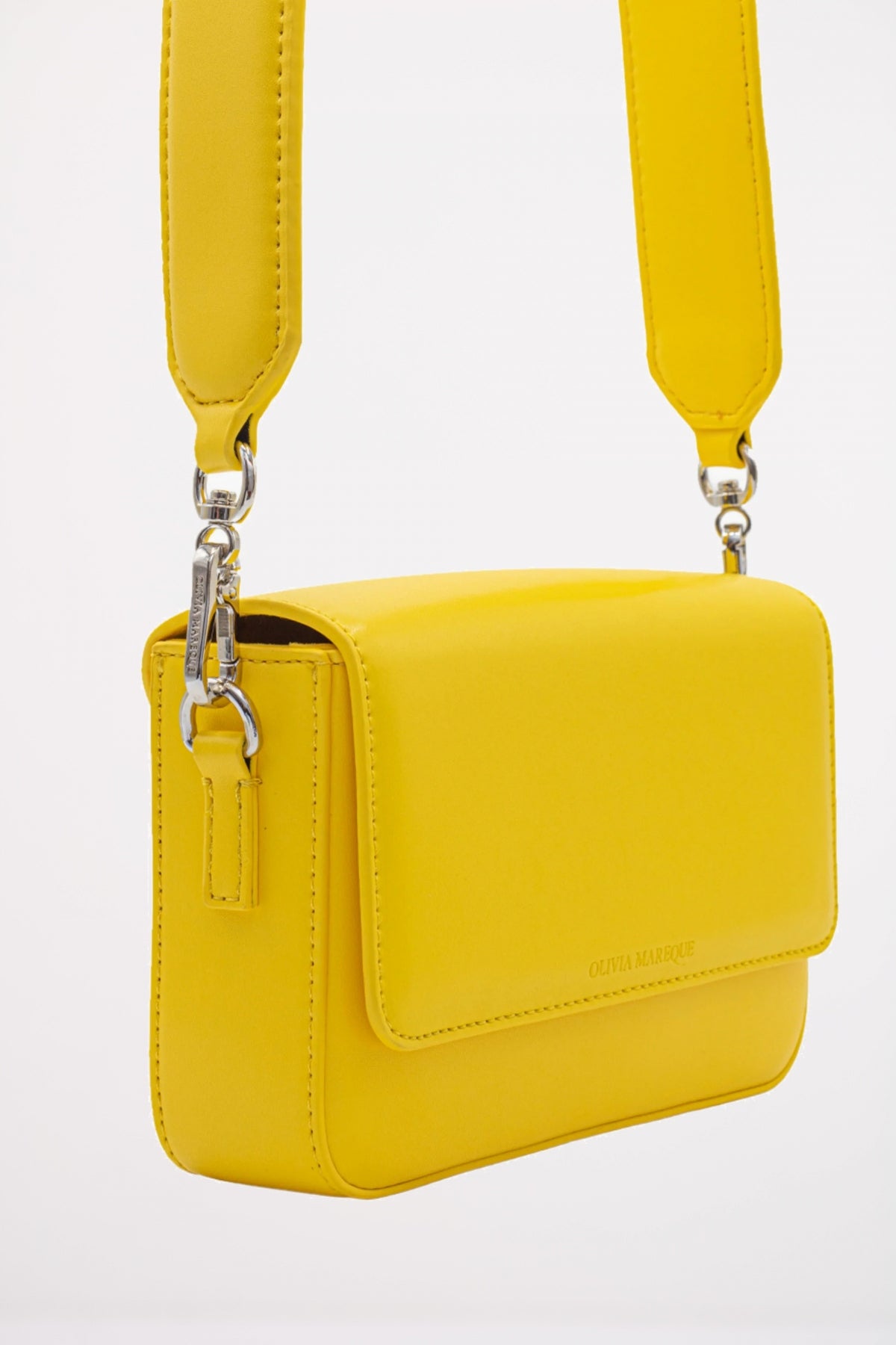 OLIVIA MAREQUE PANTONE en color AMRILLO (2)