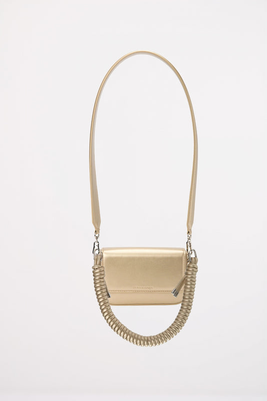 OLIVIA MAREQUE PANTONE  en color DORADO  (1)