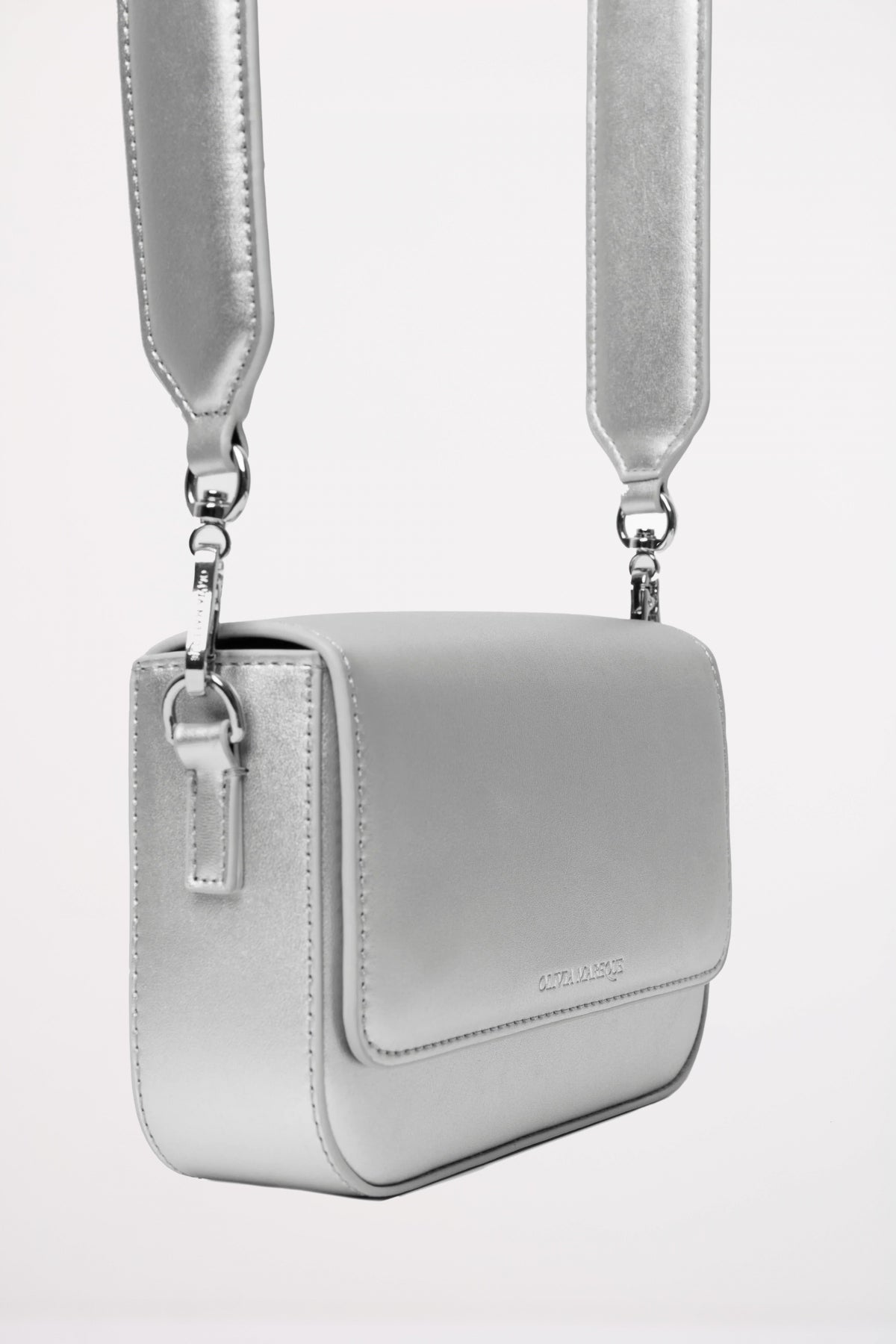OLIVIA MAREQUE PANTONE en color PLATA (2)
