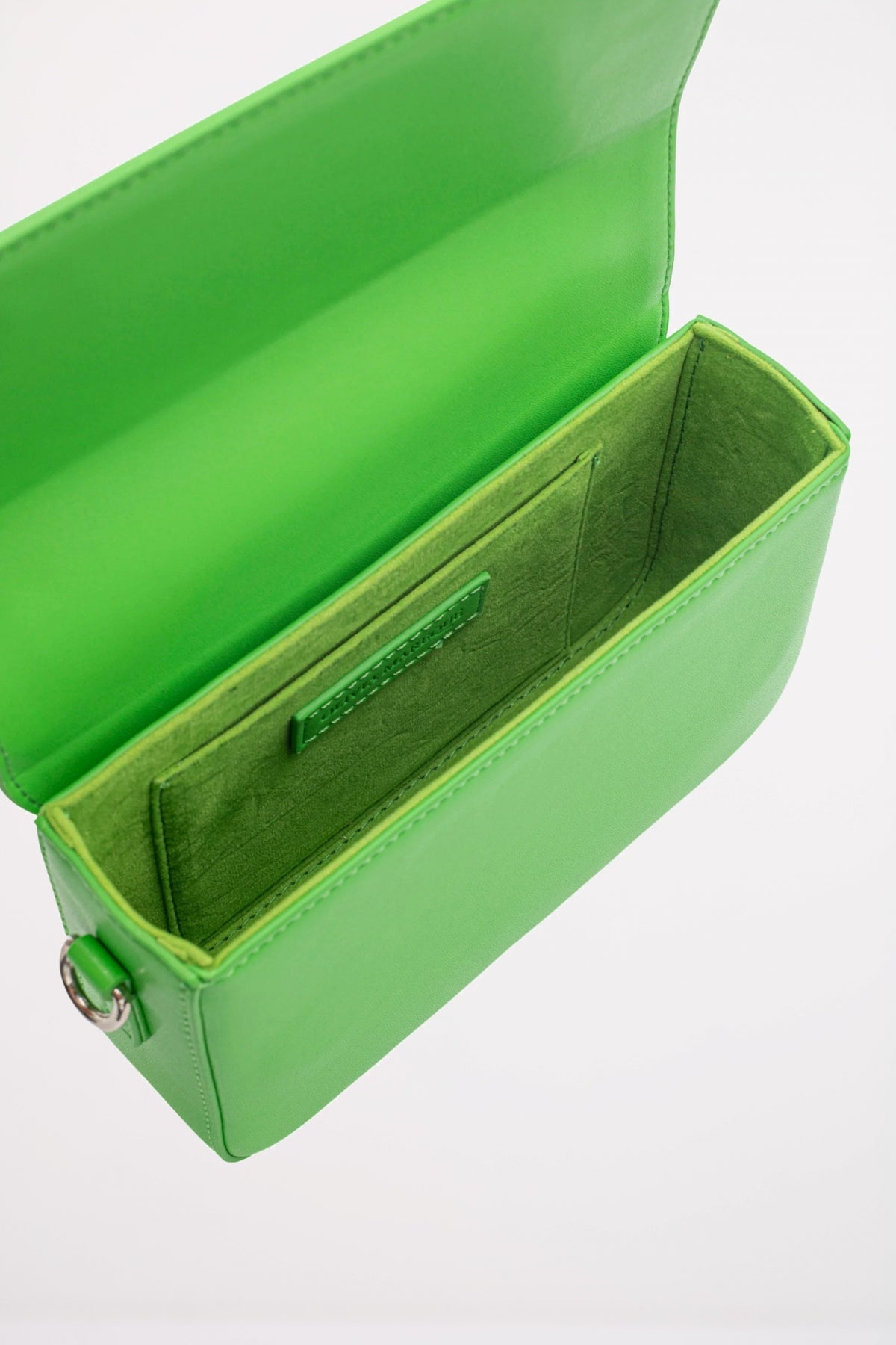 OLIVIA MAREQUE PANTONE en color VERDE (3)