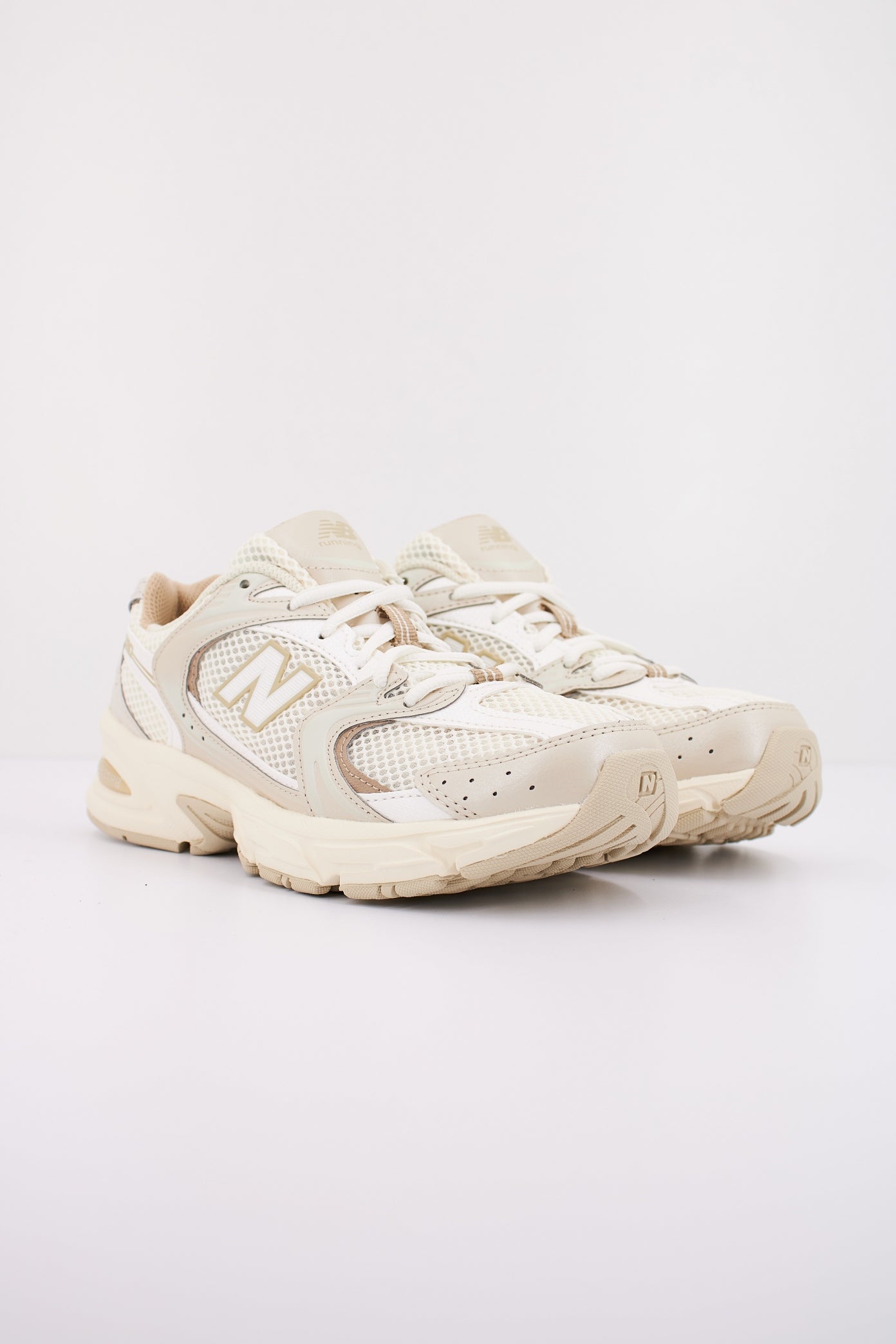 NEW BALANCE MR AA en color AA (2)