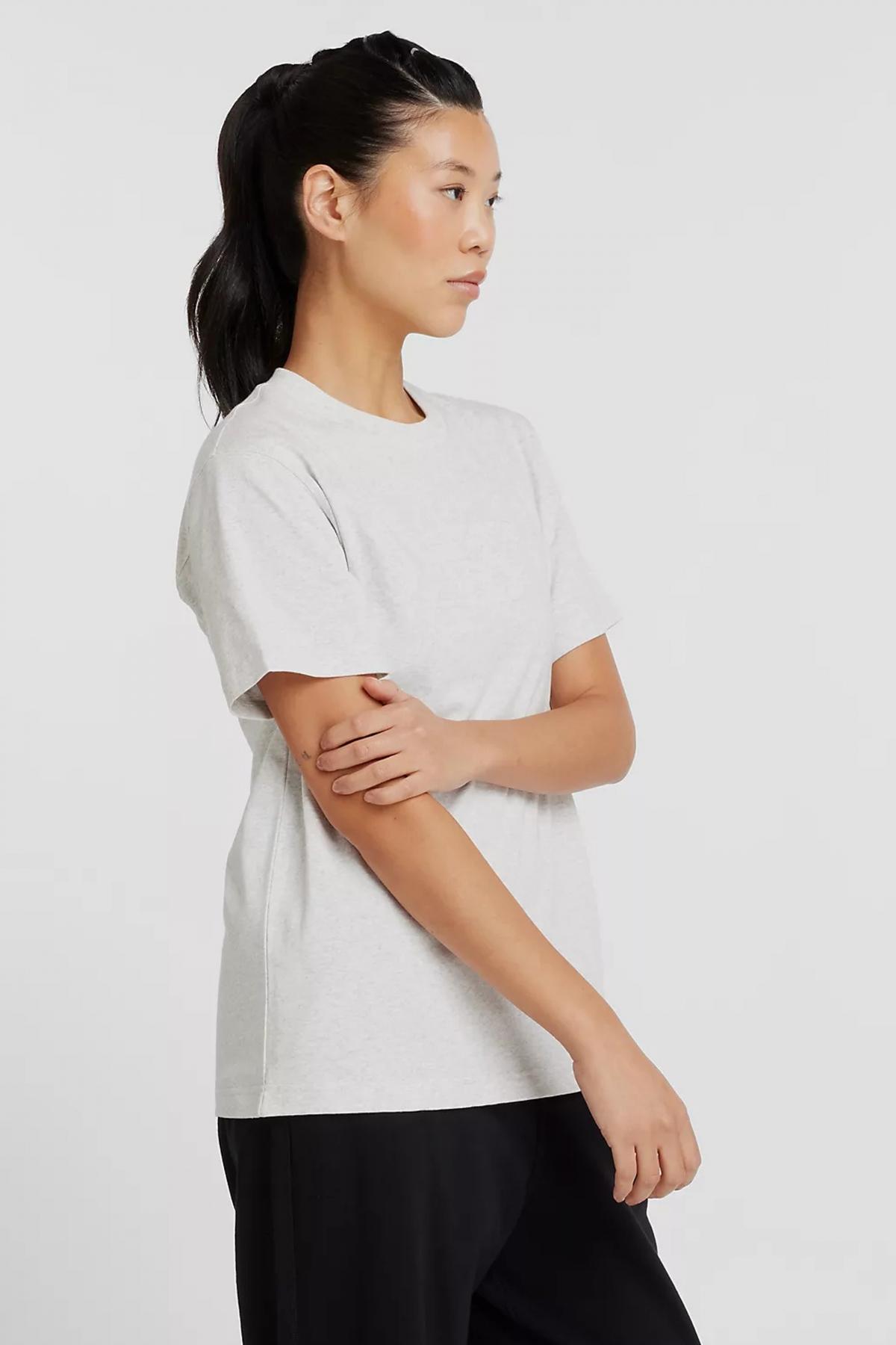 NEW BALANCE EMBOSSED LOGO JERSEY en color AHH (2)