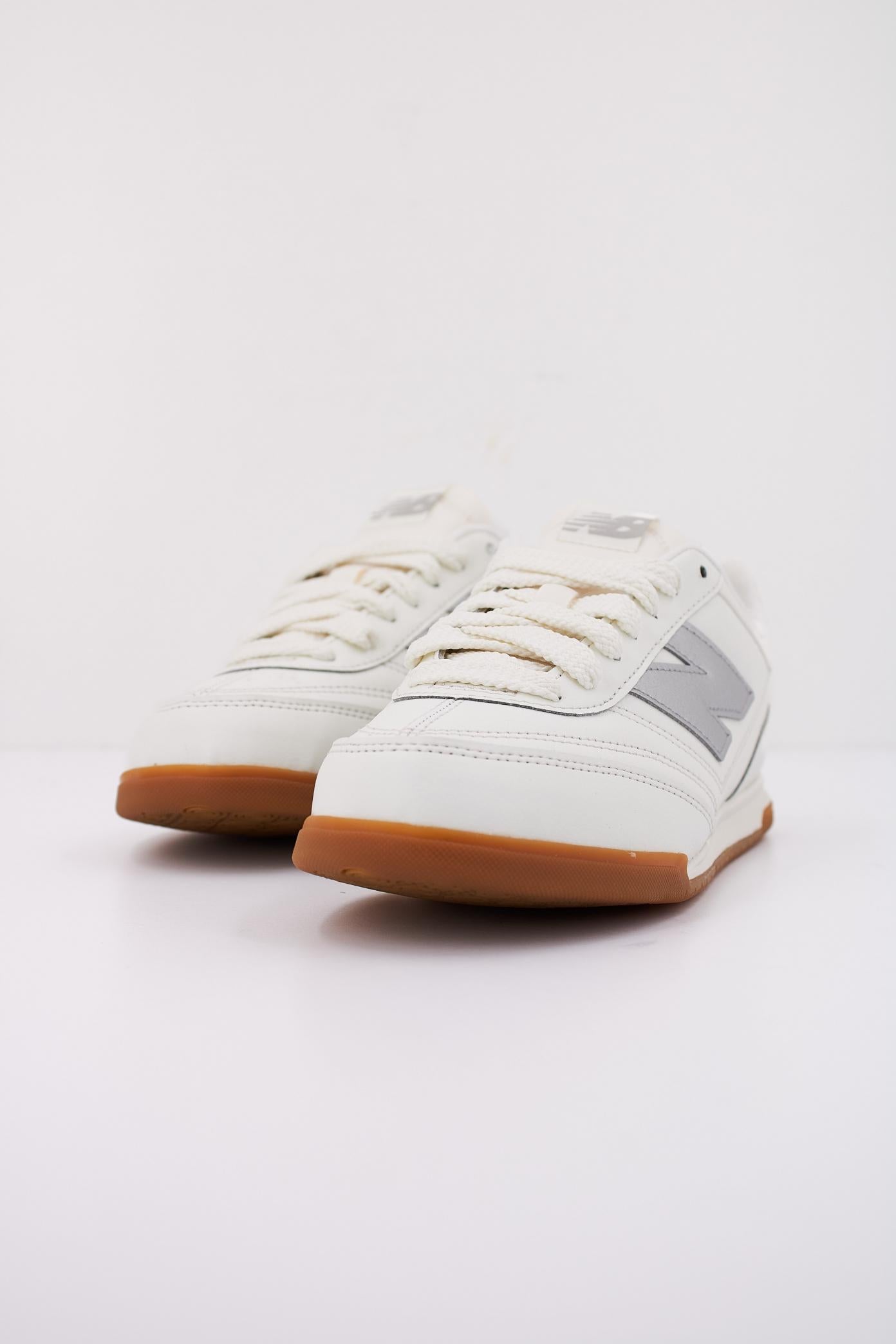 NEW BALANCE URC CB en color CB (2)