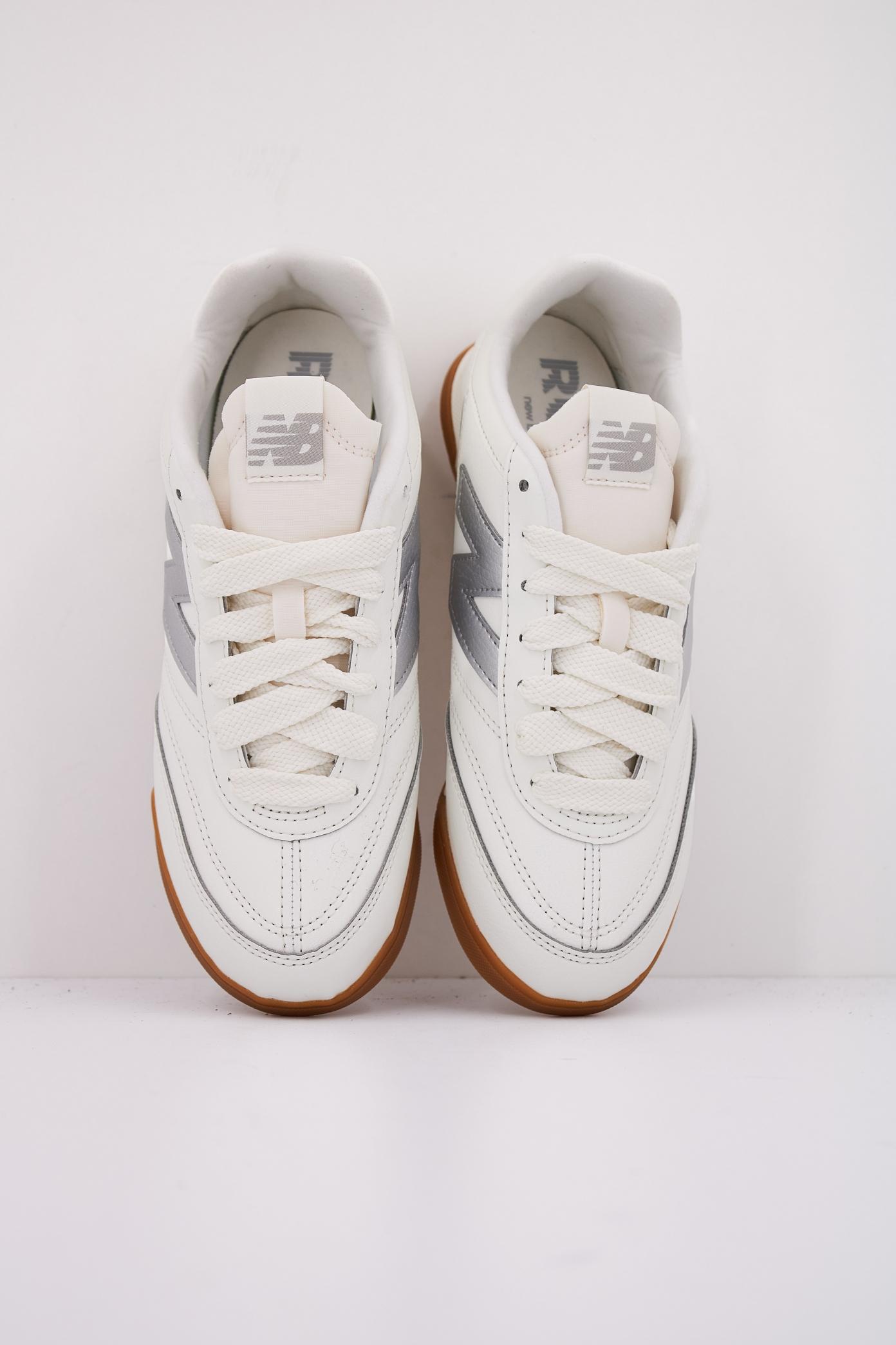 NEW BALANCE URC CB en color CB (3)