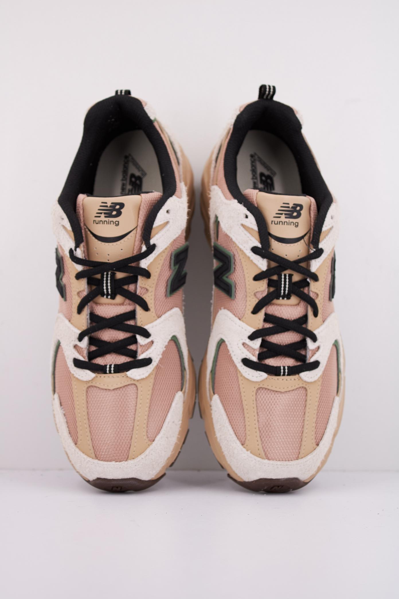 NEW BALANCE MR SND en color SND (3)