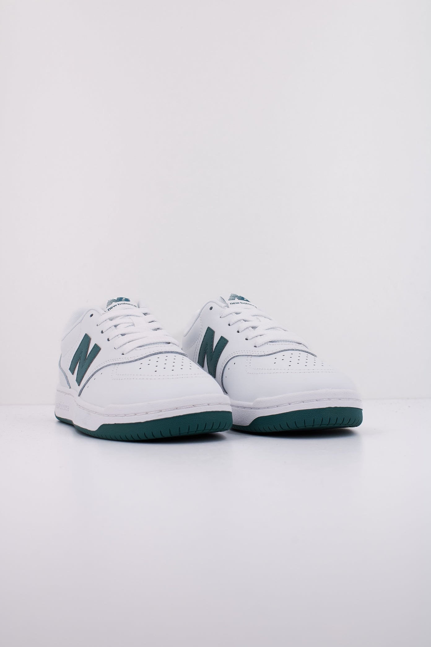 NEW BALANCE BB en color UFG (2)