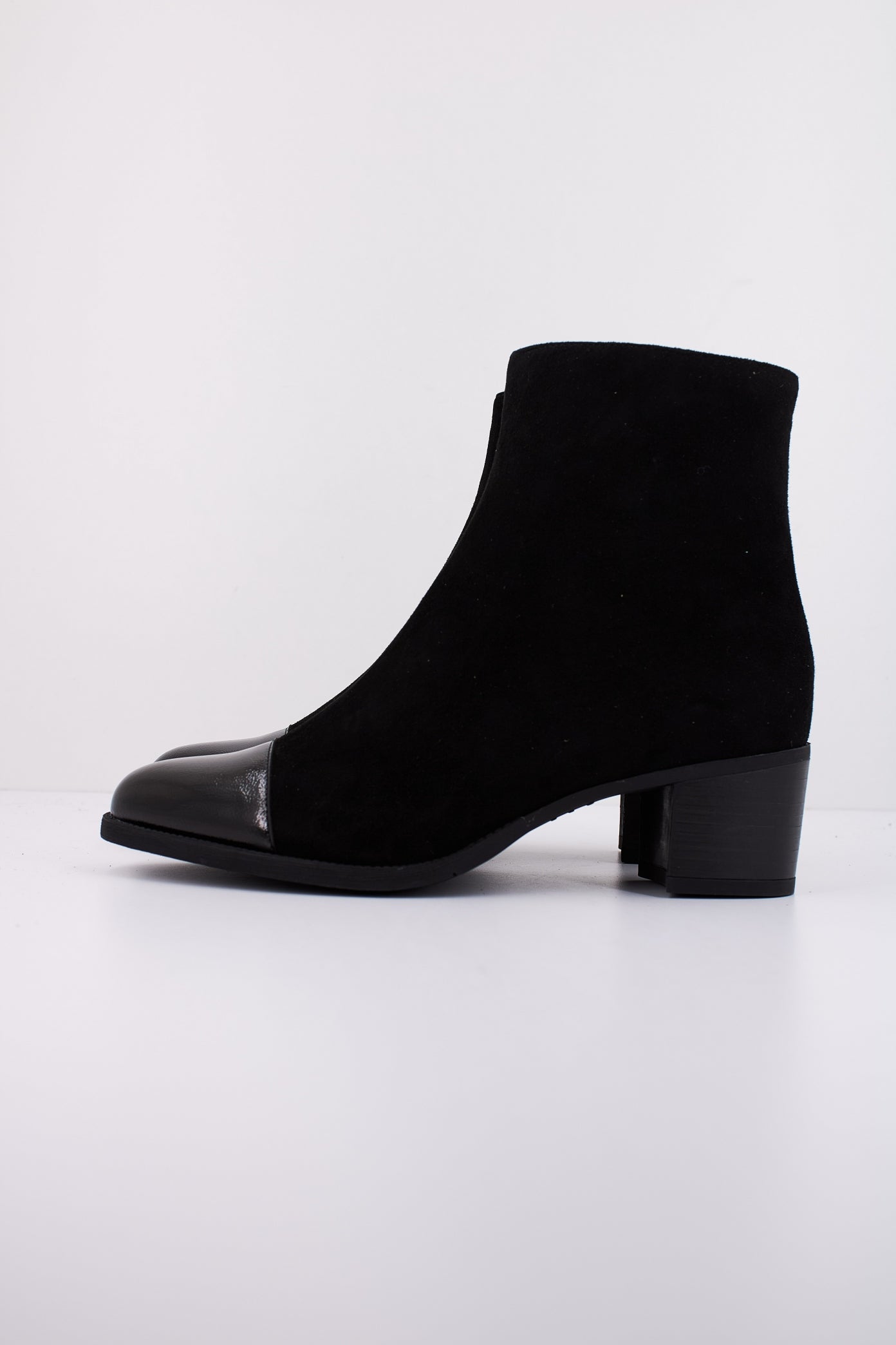 PIESANTO P  en color NEGRO  (1)