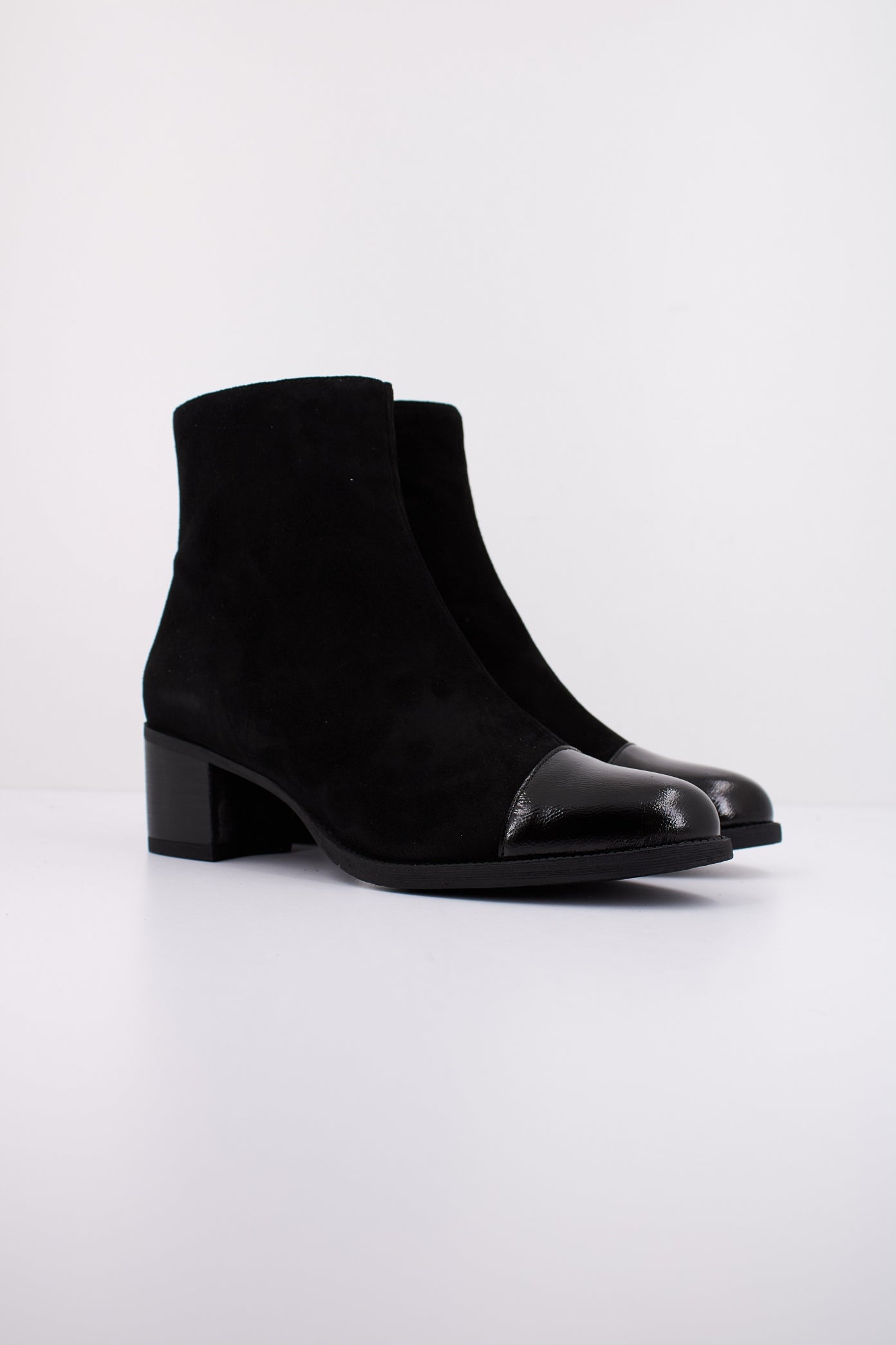 PIESANTO P  en color NEGRO  (2)