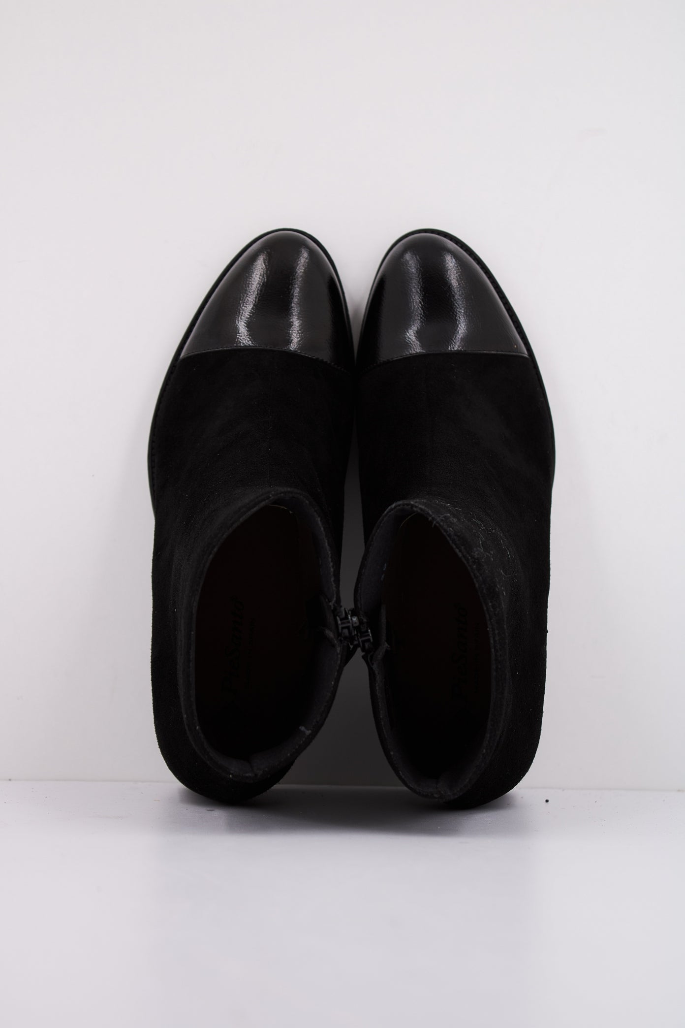 PIESANTO P  en color NEGRO  (3)