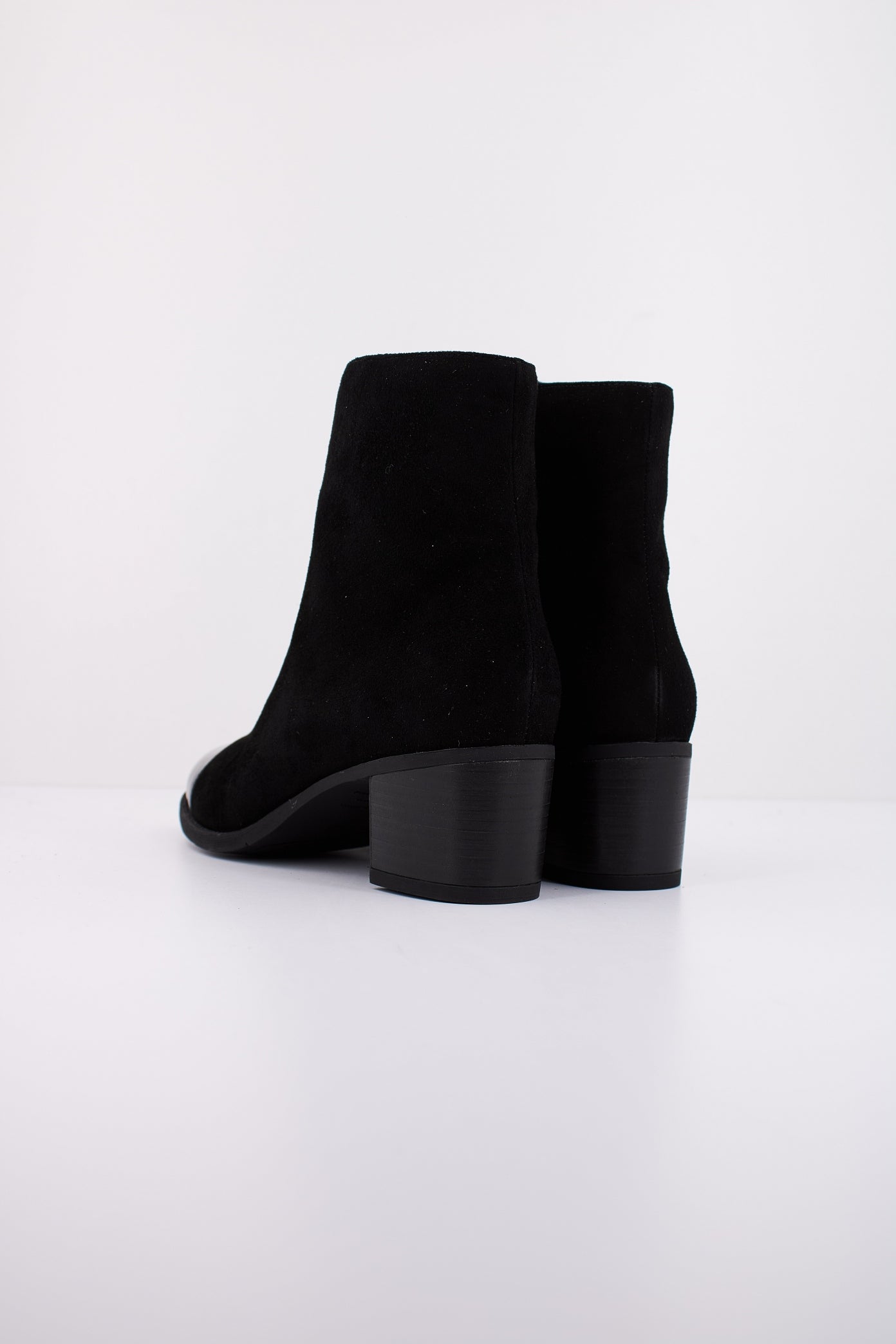 PIESANTO P  en color NEGRO  (4)