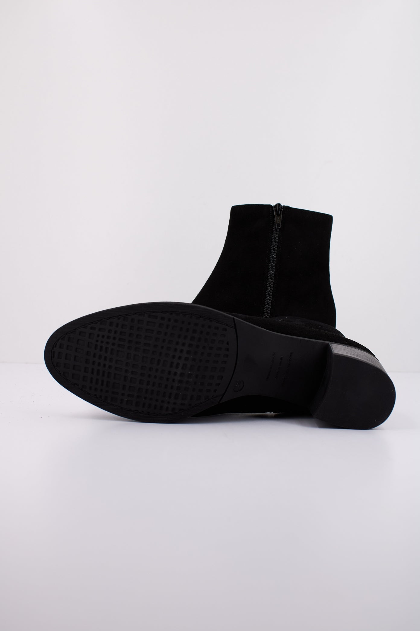 PIESANTO P  en color NEGRO  (5)