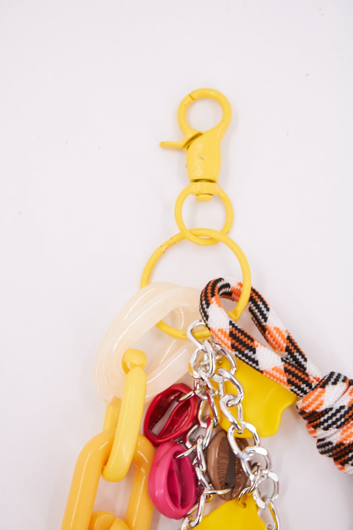 STICKY BESTIE BAG CHARM en color YELLOW (3)
