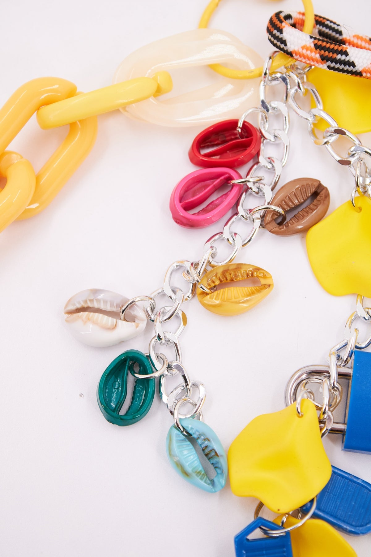STICKY BESTIE BAG CHARM en color YELLOW  (4)