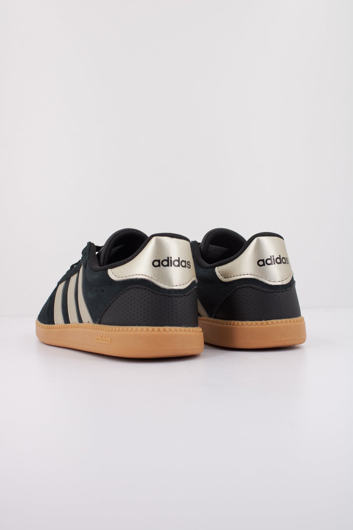 ADIDAS BREAKNET SLEEK en color BLACK (4)