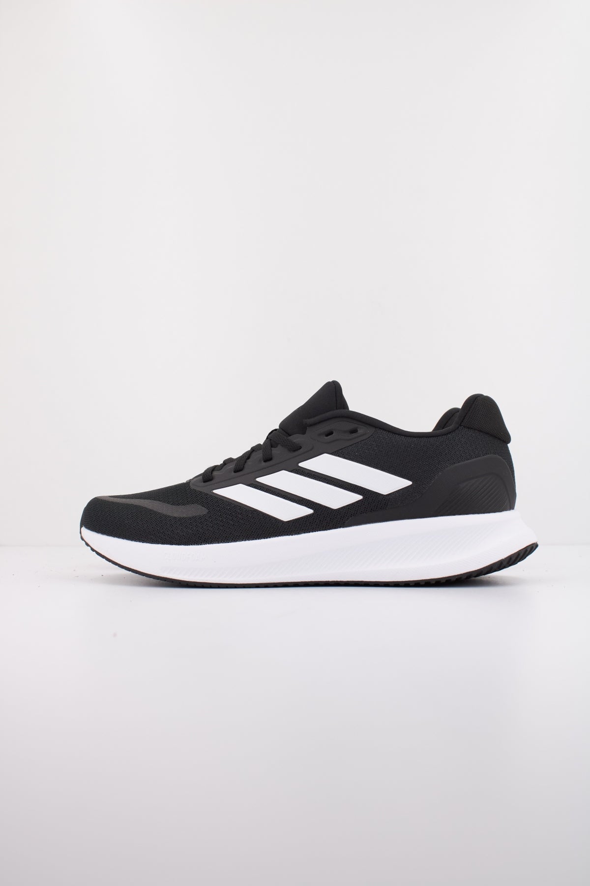 ADIDAS RUNFALCON en color BLACK (1)