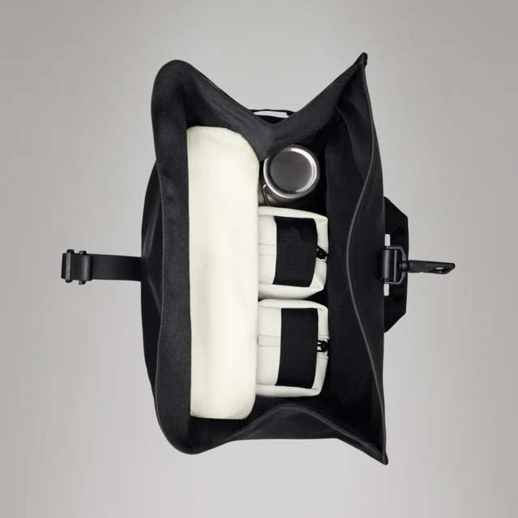 RAINS ROLLTOP RUCKSACK W en color BLACK (3)