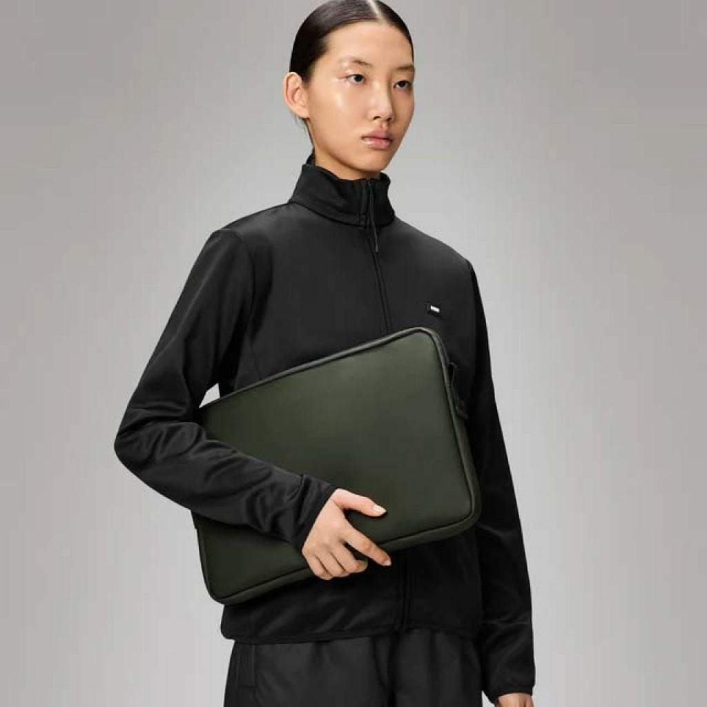 RAINS TRAIL LAPTOP CASE en color GREEN (6)
