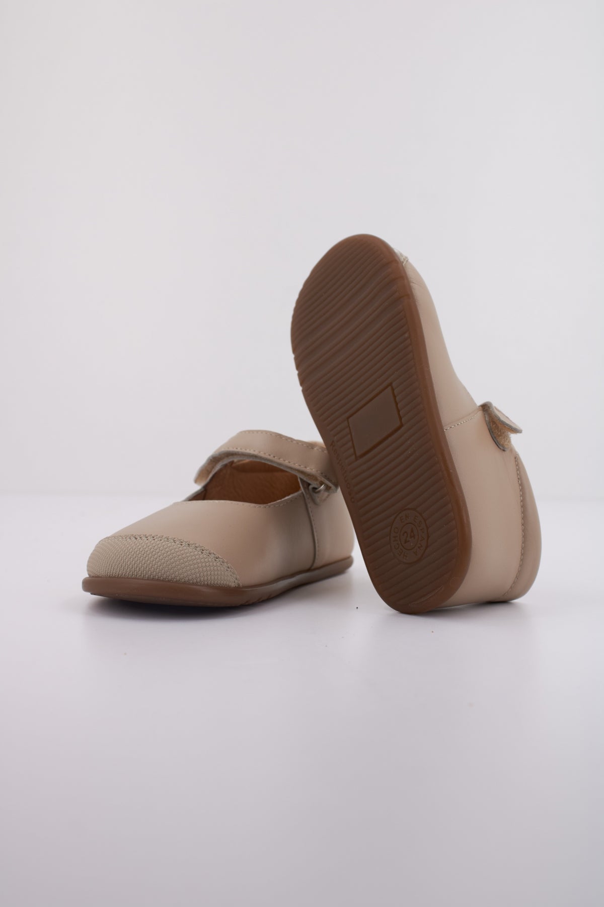 TINNY SHOES ATENEA en color TRIANA (5)