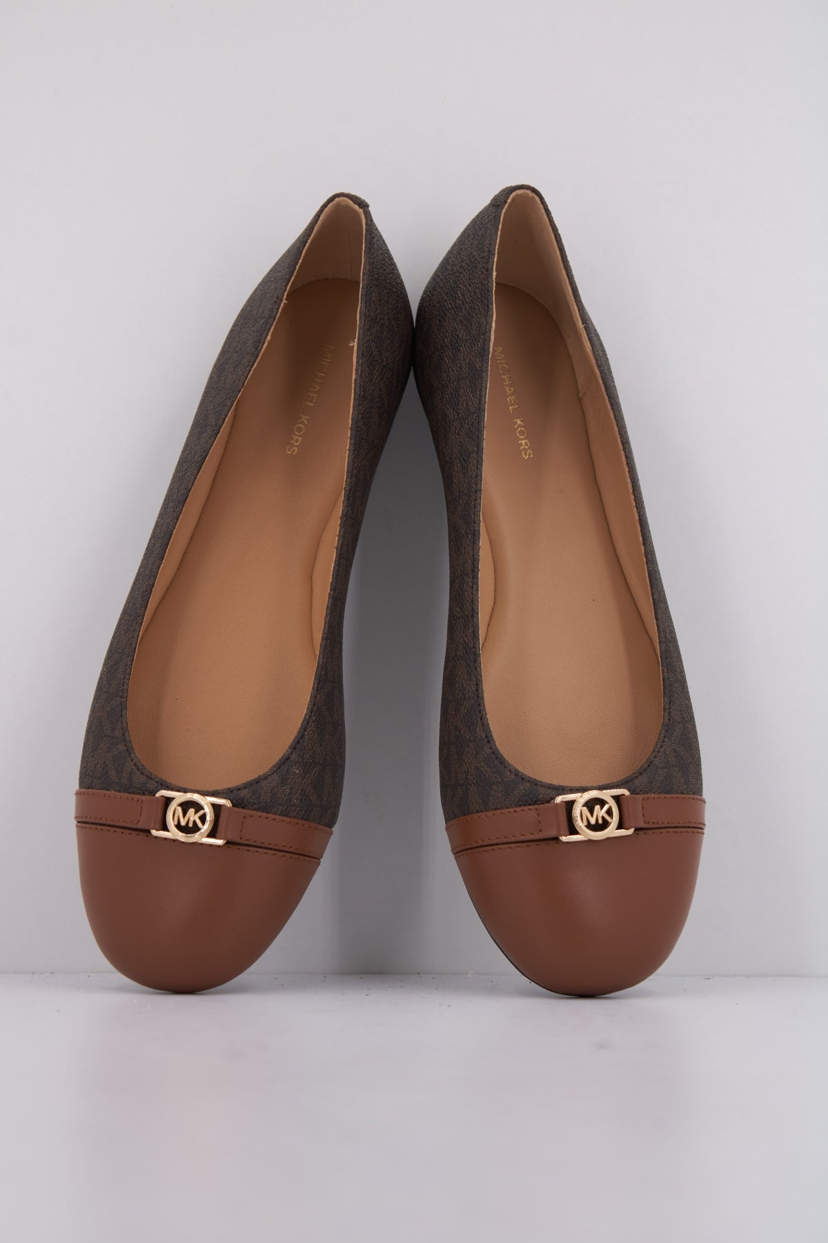 MICHAEL KORS MANDY FLAT en color (3)