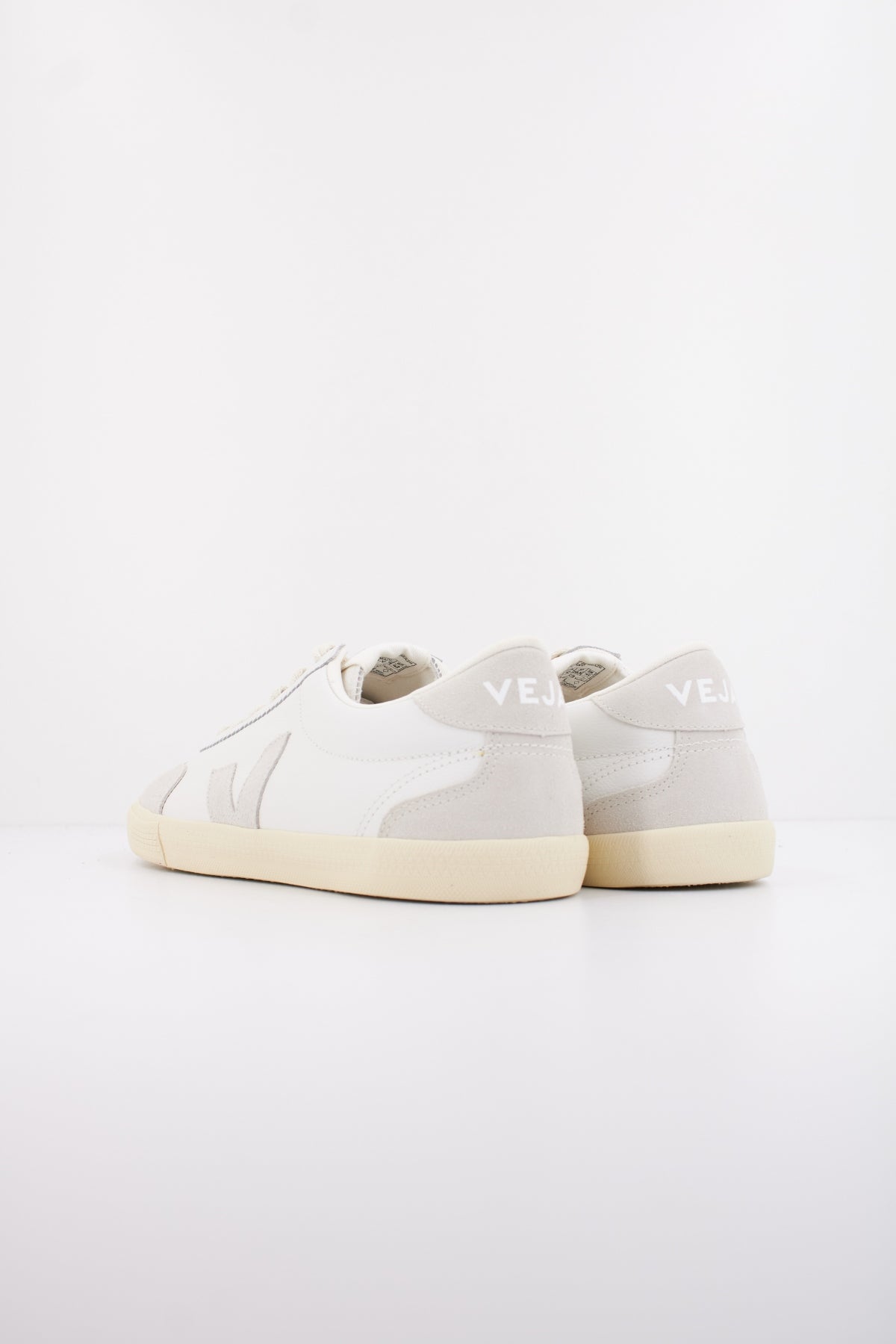 VEJA VOLLEY OT en color WHTNTL (4)