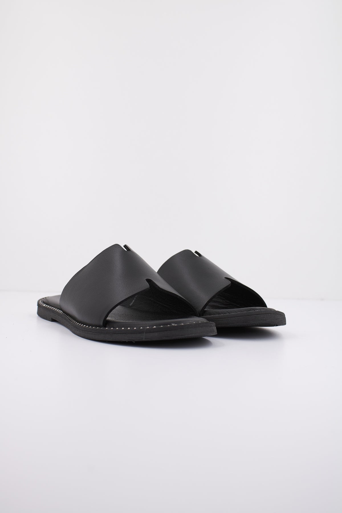 TAMARIS en color BLACK (2)
