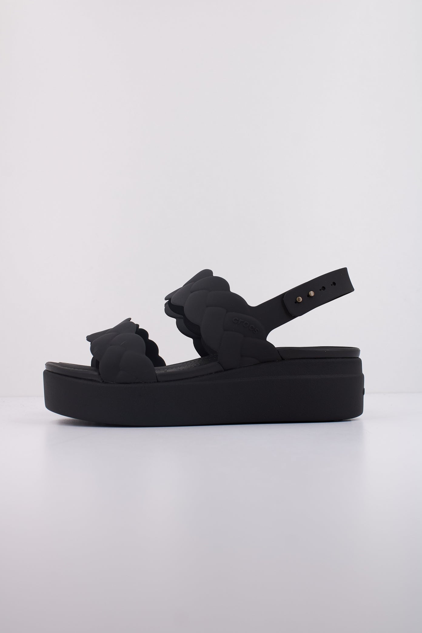 CROCS BROOKLYN WOVEN UPPER en color BLACK (1)
