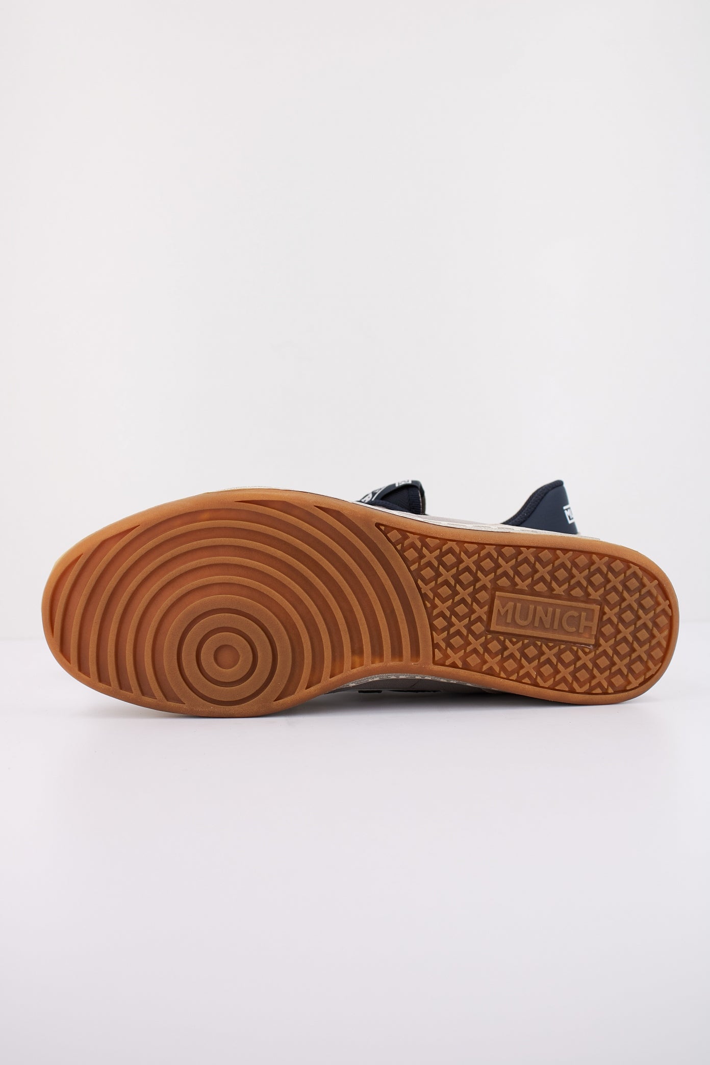 MUNICH ARROW en color (5)