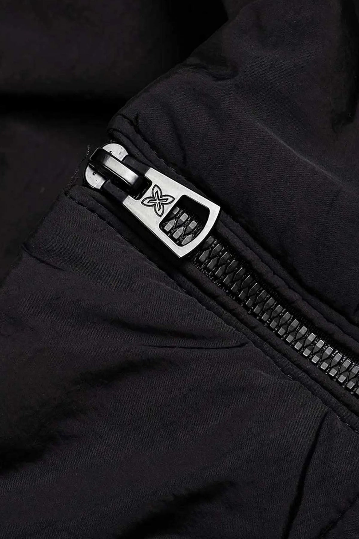 MUNICH PUFFER SNOW en color BLACK (4)