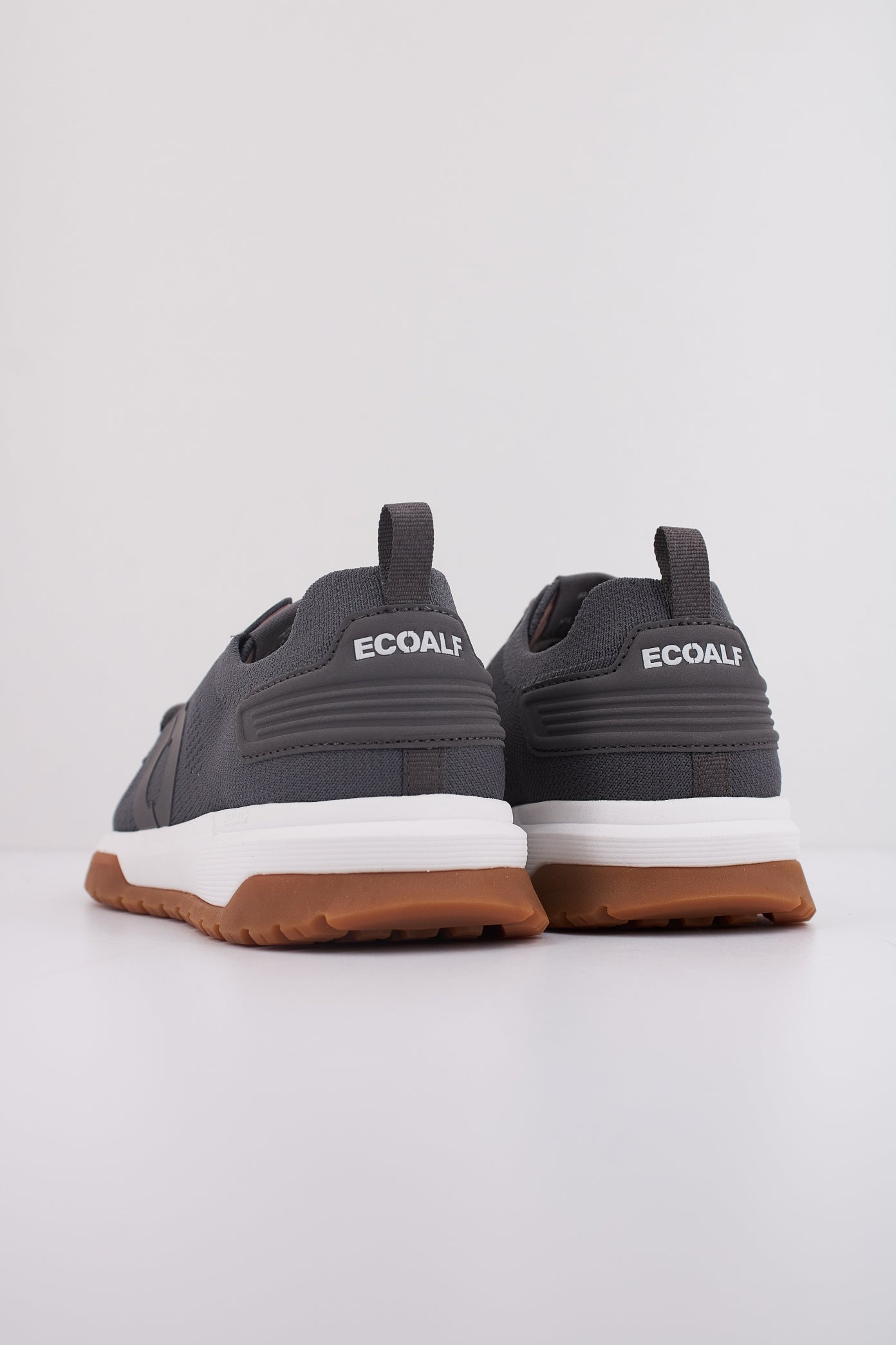 ECOALF MUMBAIALF en color CAVIAR (4)